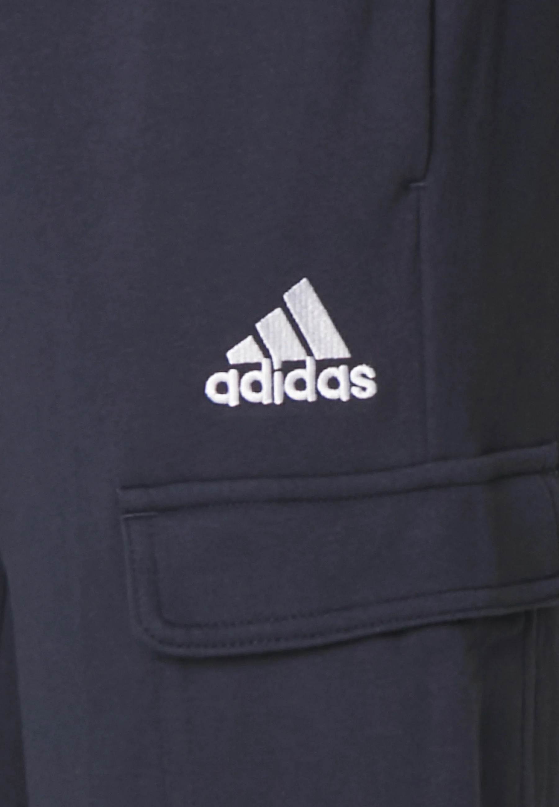 adidas Sportswear ESSENTIALS REGULAR TAPERED PANTS - Pantalones deportivos