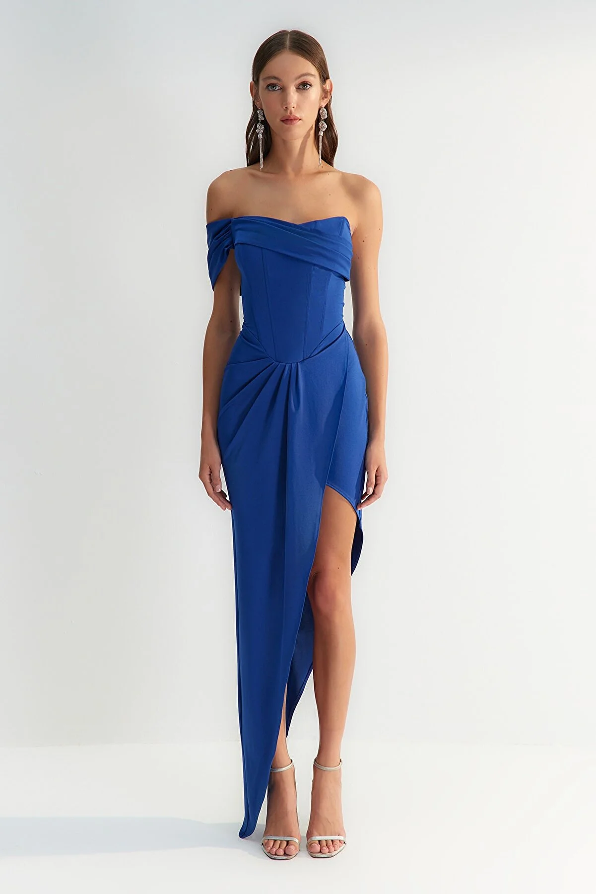 Trendyol Collection  X Zeynep Tosun Marineblaues, figurbetontes Abend- und Abschlusskleid mit Korsettdetail TCLSS23AE00013