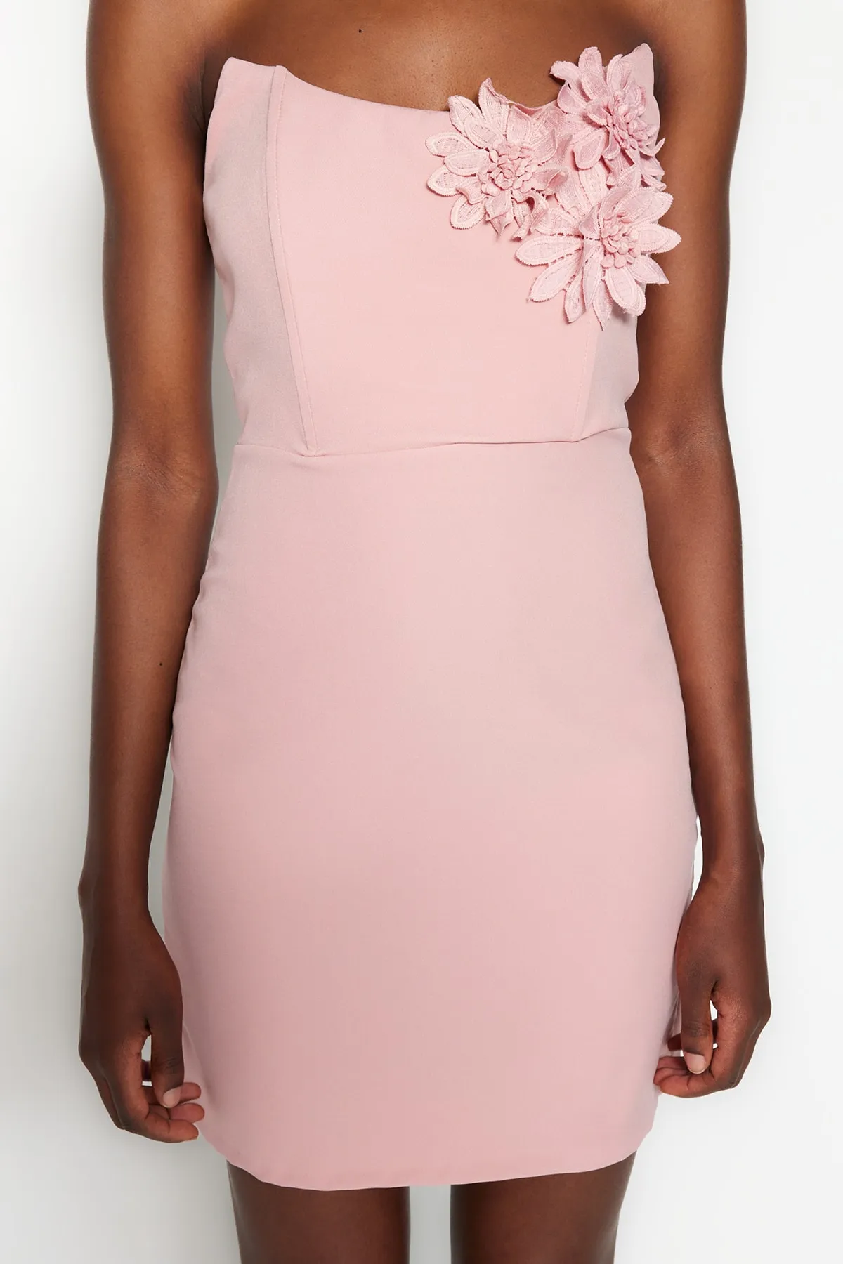 Trendyol Collection  Dusty Rose Tailliertes, gewebtes, elegantes Abendkleid TPRSS23EL00302