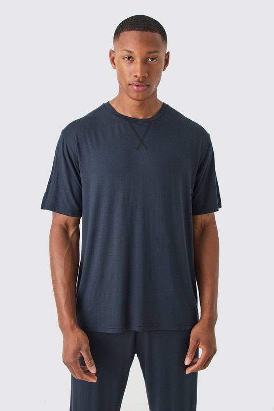 Premium Loungewear T-Shirt mit Detail