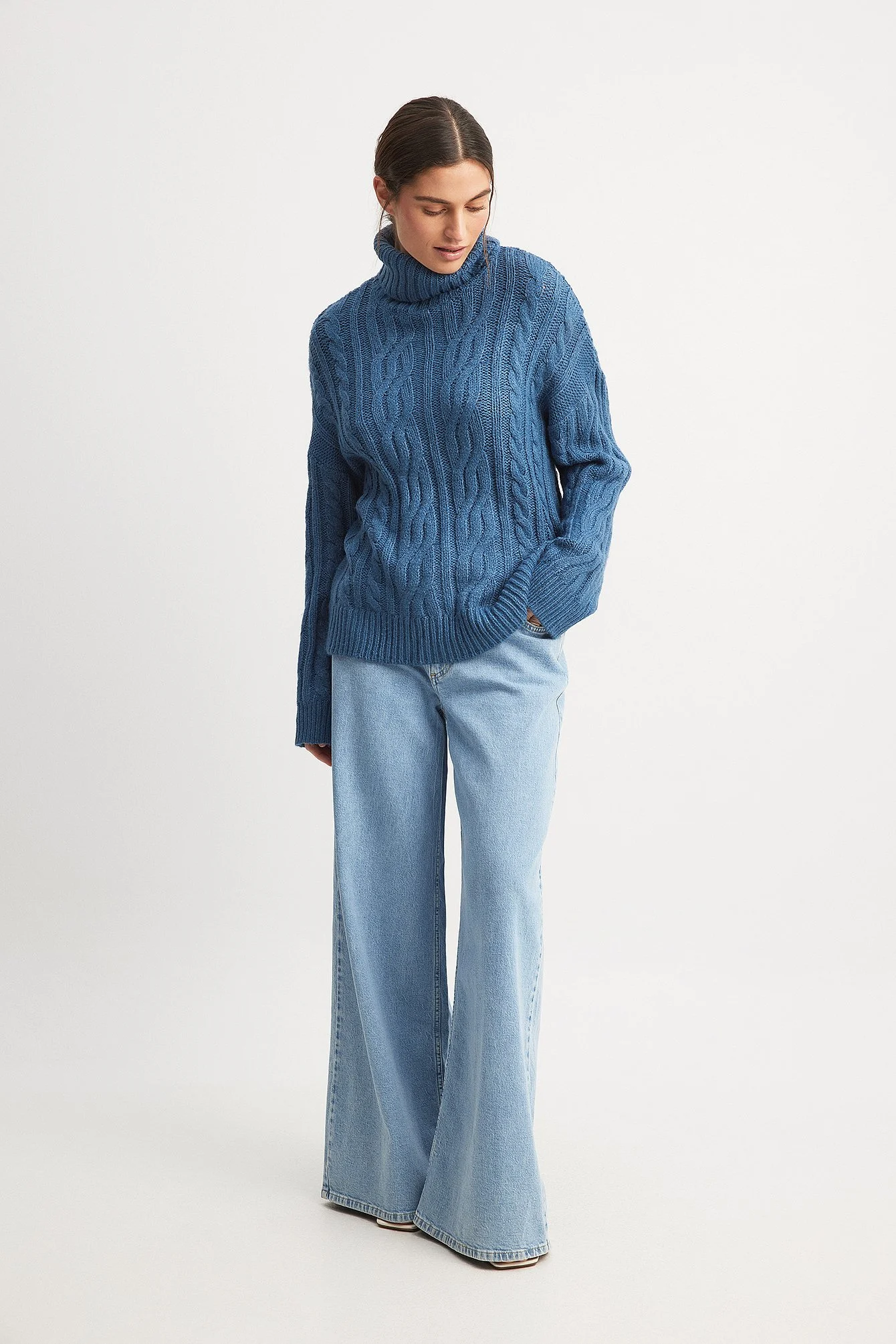 Strickpullover mit Zopfmuster und Rollkragen