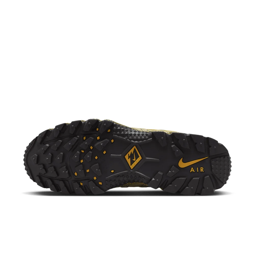 Nike Air Humara QS FJ7098-700 / braun
