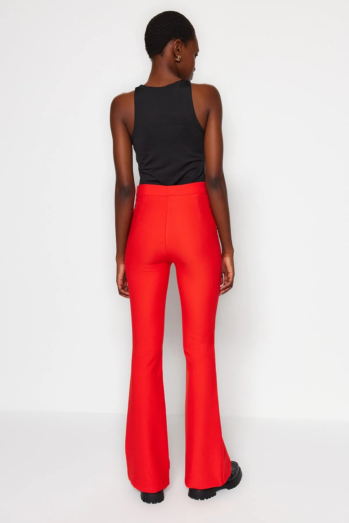Trendyol Collection  Rote Schlaghose aus Webstoff TOFAW19BB0581