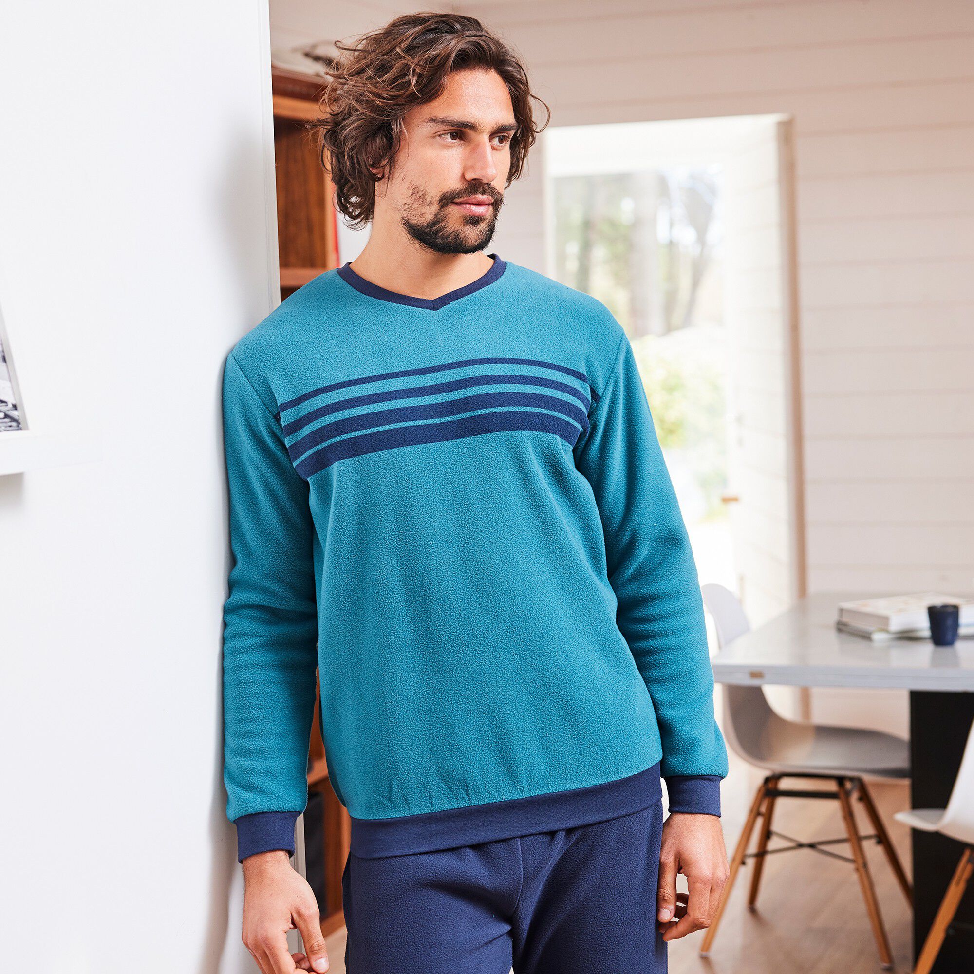 Pyjama bicolore col V en maille polaire