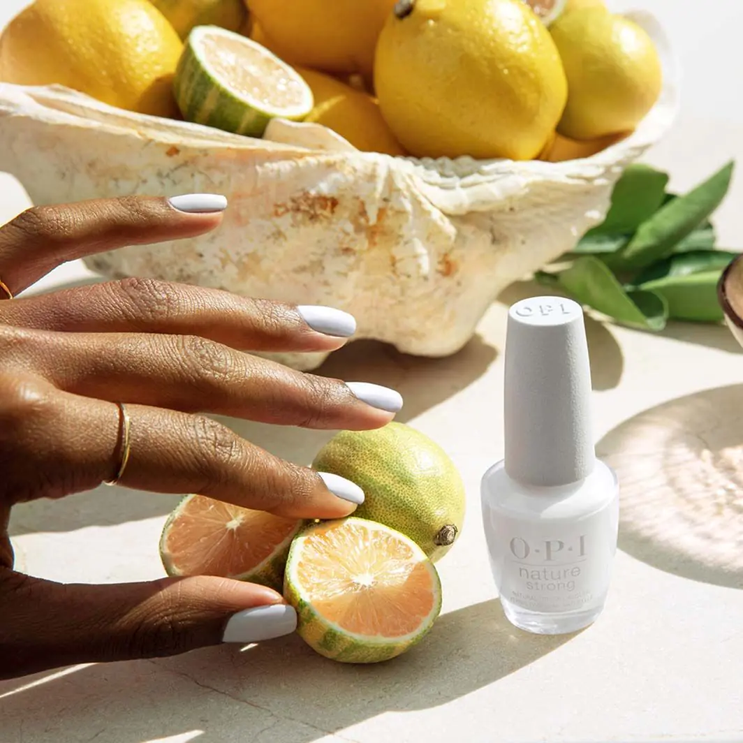 Opi Nature Strong lak za nokte Strong As Shell 15ml