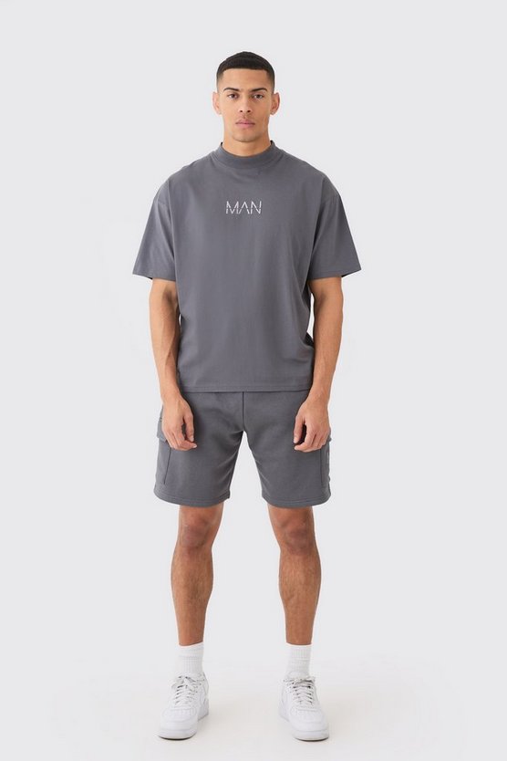 Oversize Man T-Shirt & Cargo-Shorts