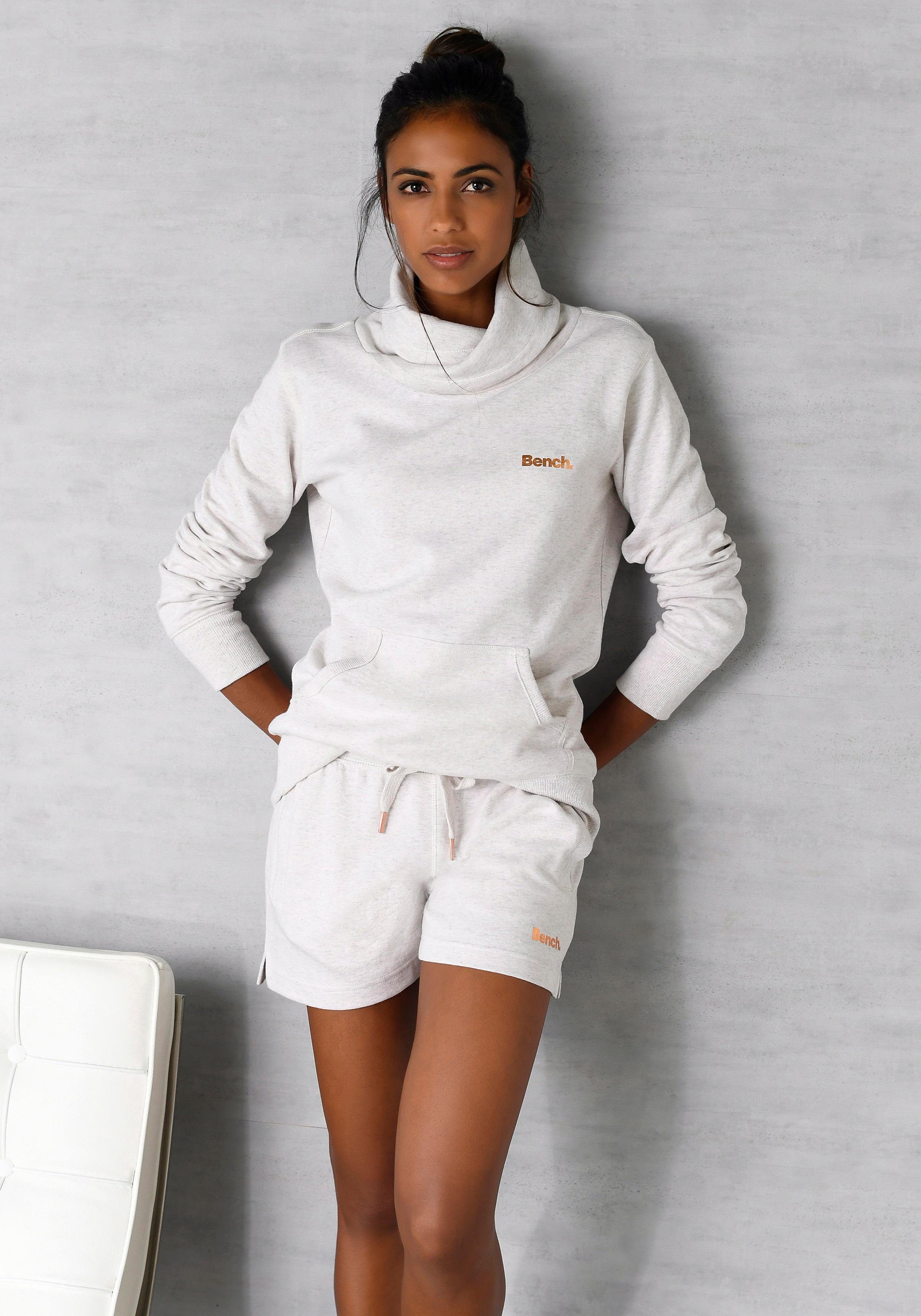 Bench. Loungewear Longsweatshirt mit Stehkragen in Layeroptik und Kängurutasche, Loungewear, Loungeanzug
