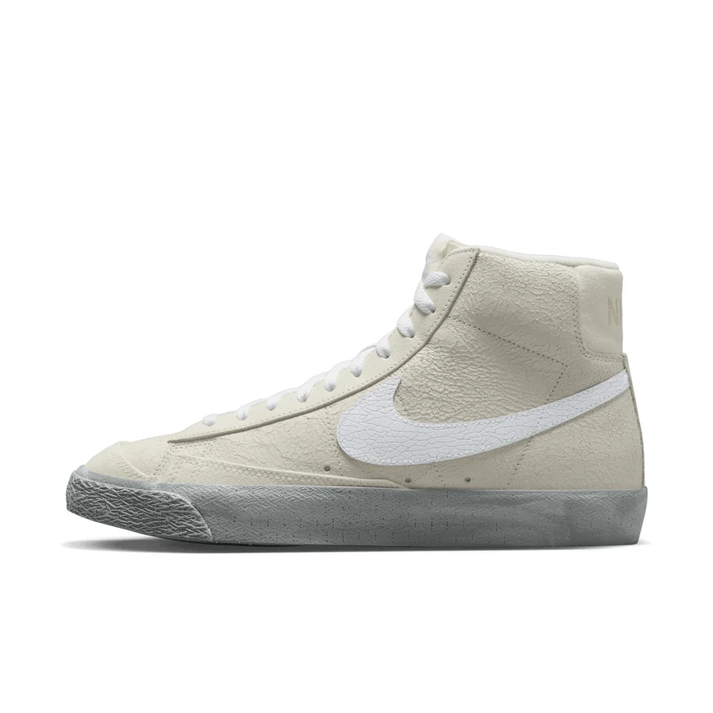 Nike Blazer Mid 77 EMB DV0797-100 / weiss