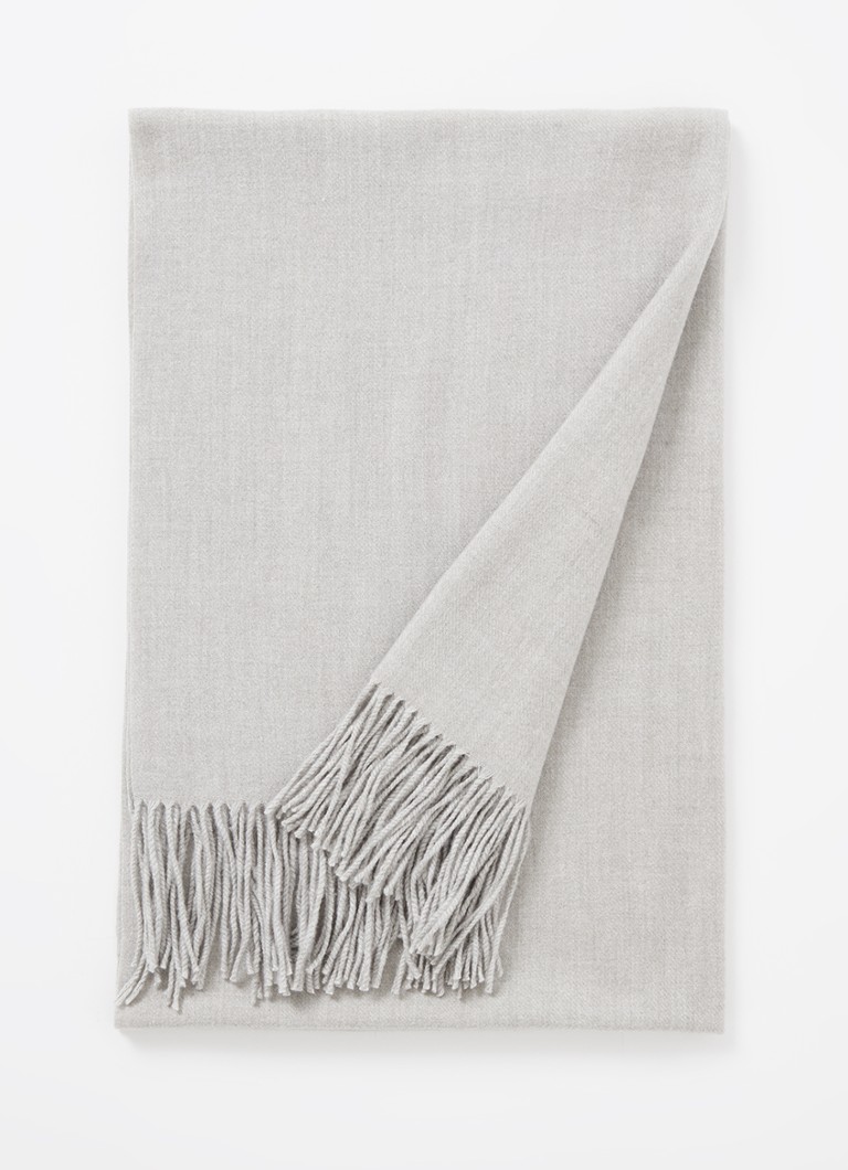 Sofie Schnoor -huivi logobrodeerauksella ja hapsuilla 170 x 65 cm