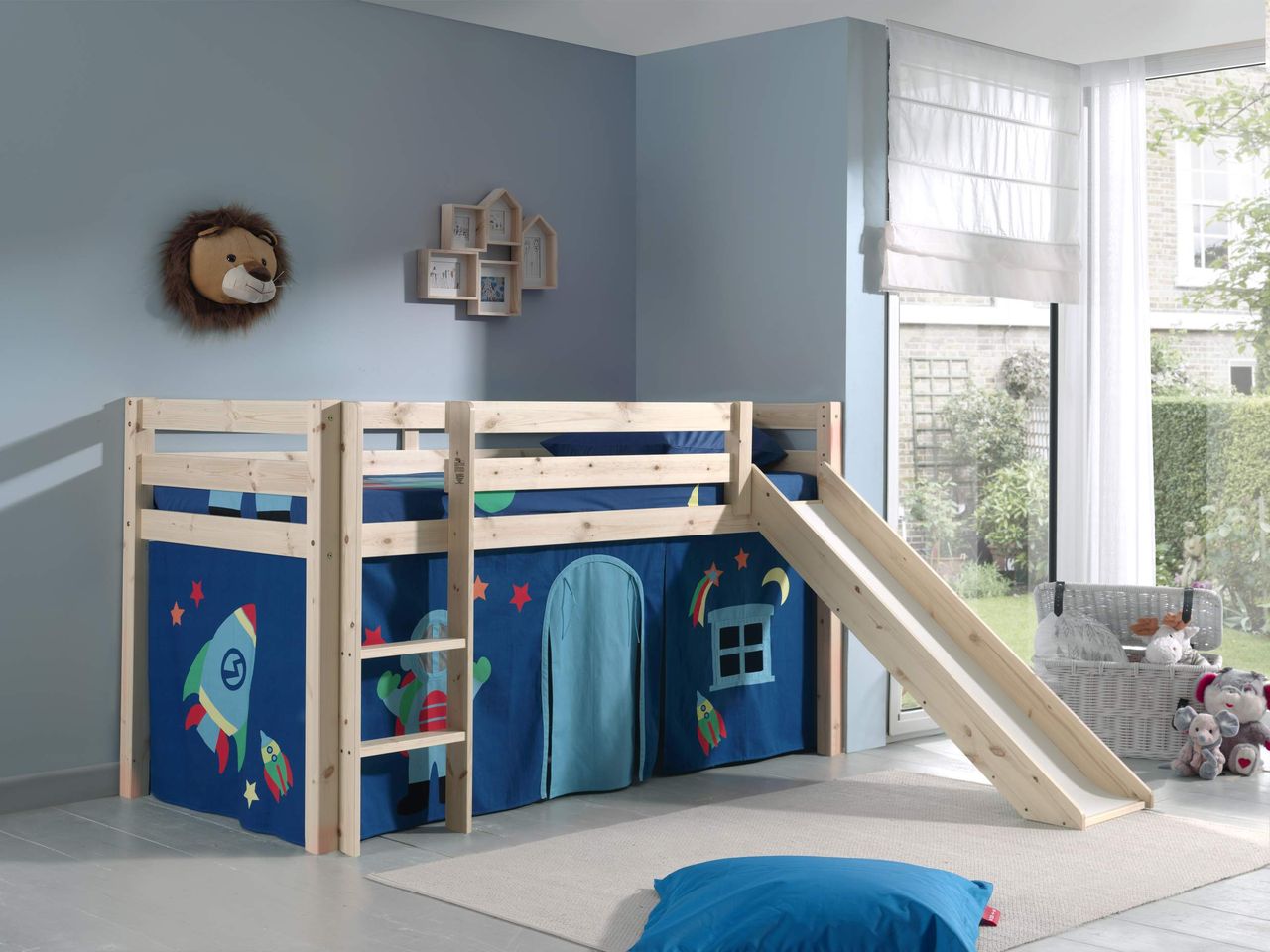 VIPACK Spielbett Pino inkl. Rutsche mit Textilset Vorhang 
