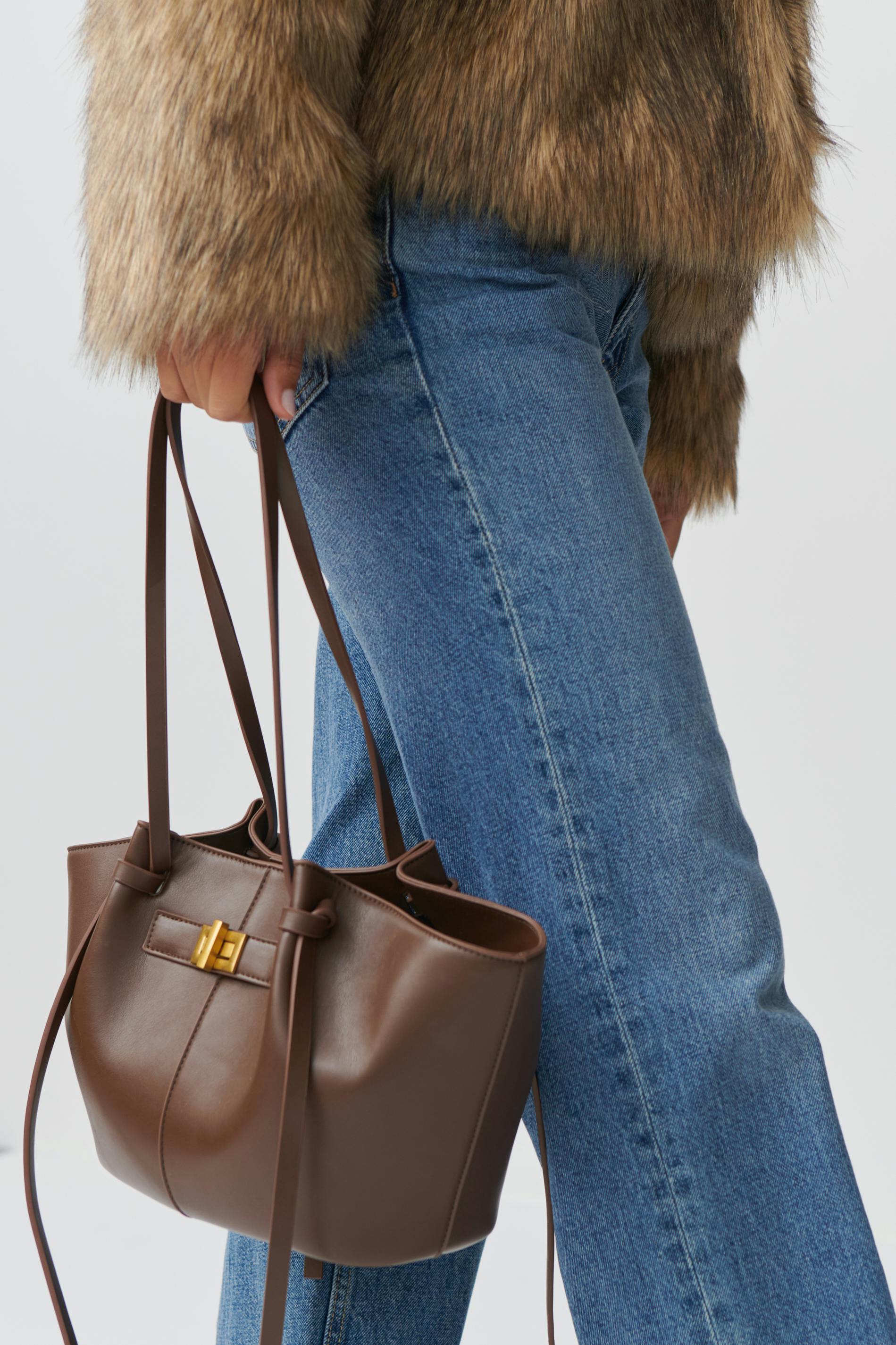 Midi long strap bag