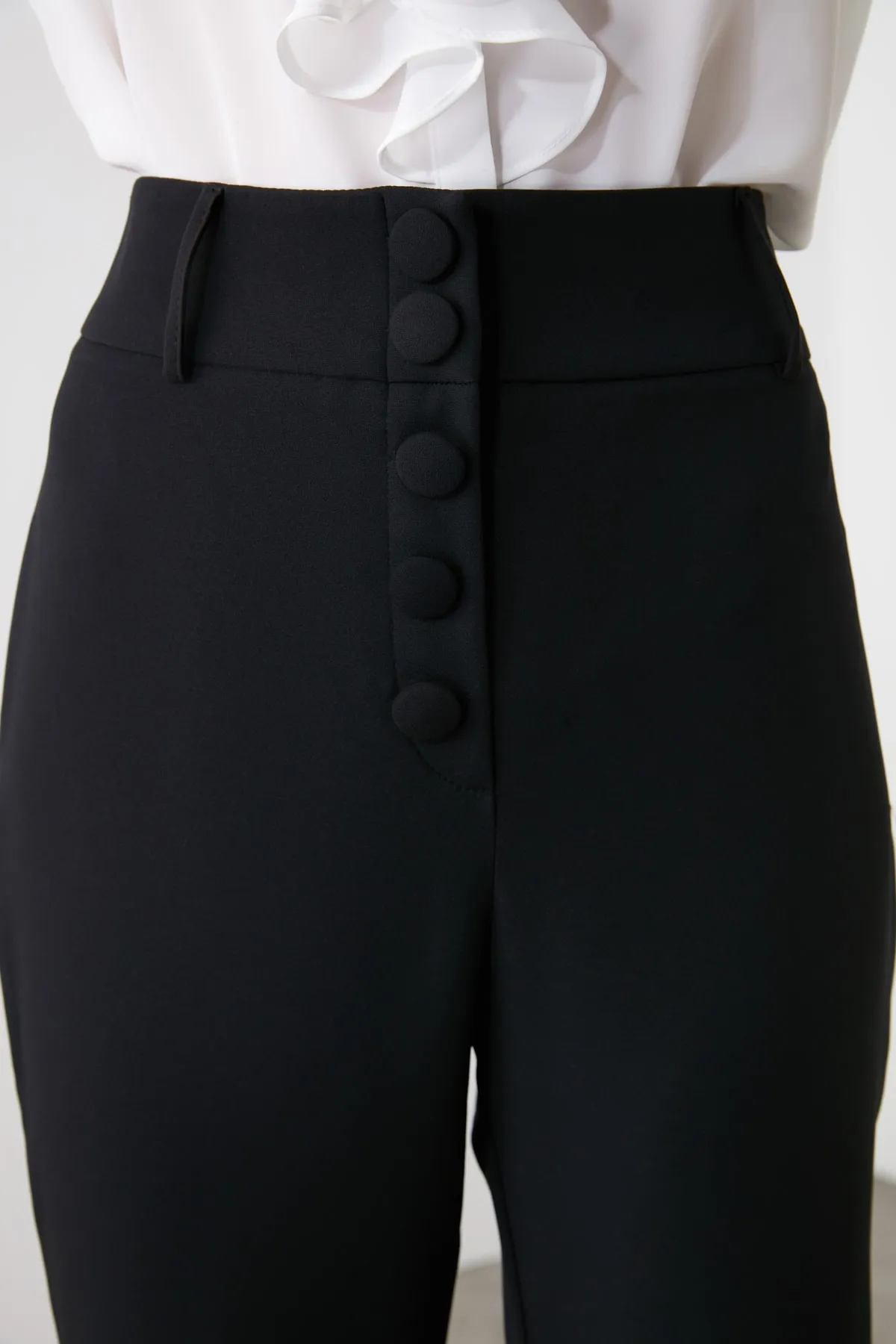 Trendyol Collection  Schwarze Webhose mit weitem Bein TWOSS19WX0086