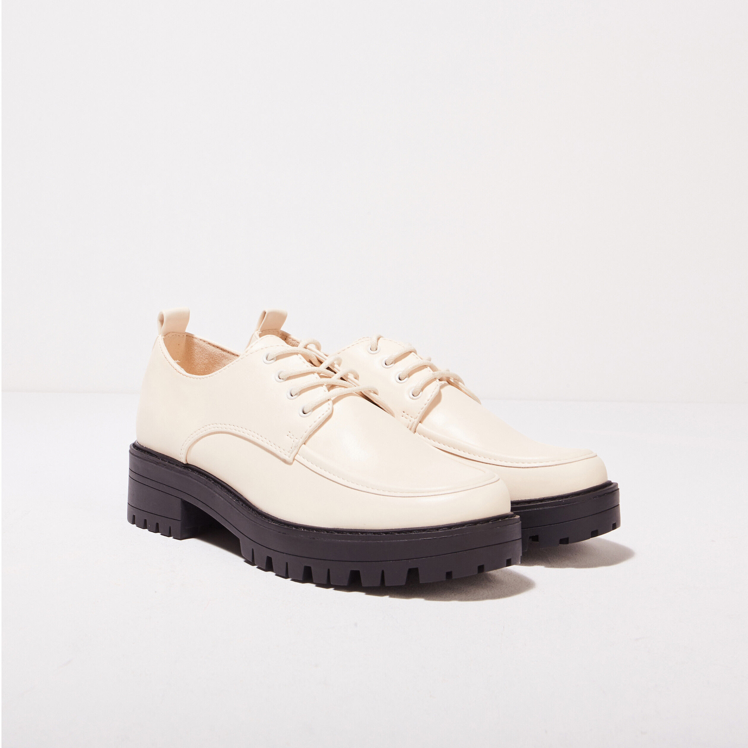 Derbies crantées ivoire femme | Cache Cache