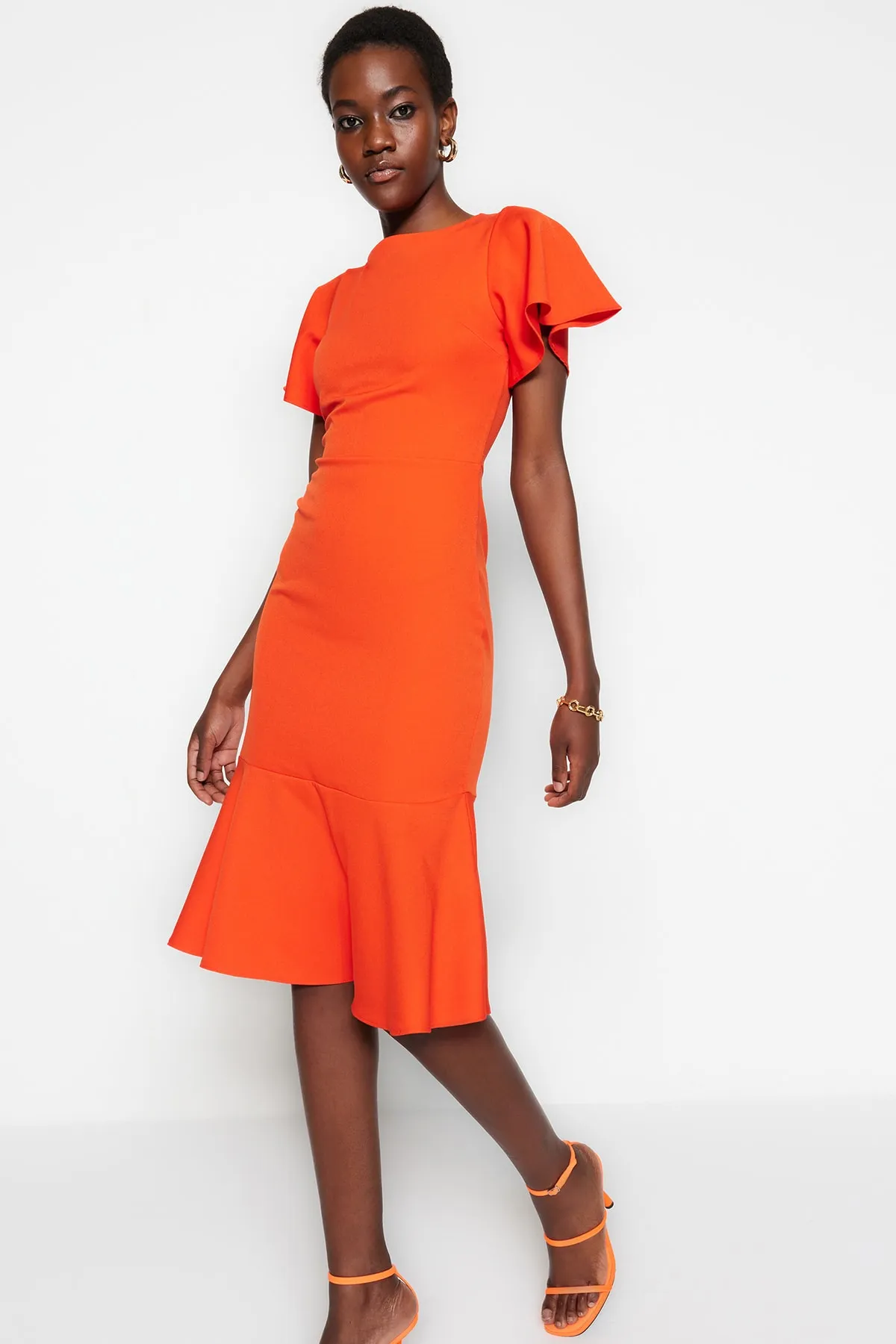 Trendyol Collection  Midi-Webkleid mit Volant und Granatapfelblüten, figurbetont TWOSS20EL1342