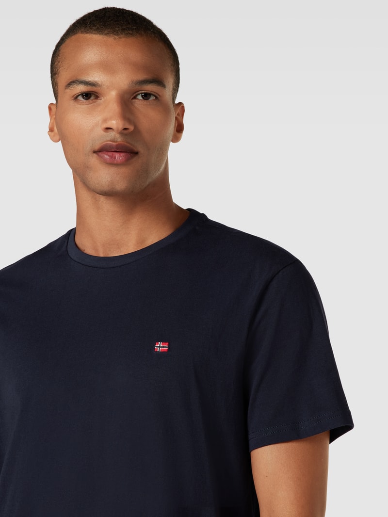 T-Shirt mit Logo-Stitching Modell 'SALIS' in marineblau