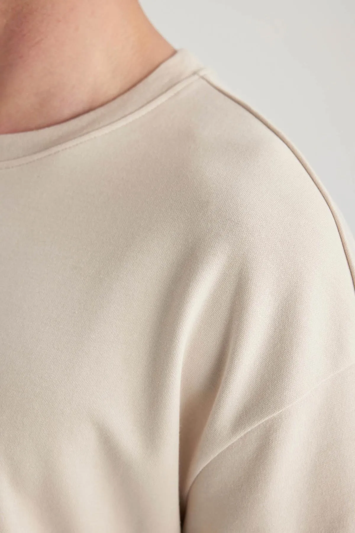 DeFacto  Kurzarm-Basic-T-Shirt aus schwerem Stoff mit Rundhalsausschnitt in Oversize-Passform X3926az24sp