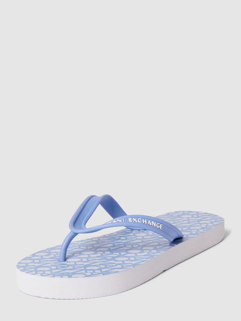 Zehentrenner mit Label-Details in hellblau