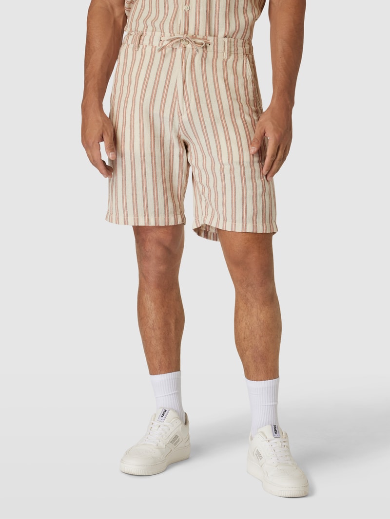 Comfort Fit Bermudas mit Streifenmuster Modell 'BRODY' in offwhite
