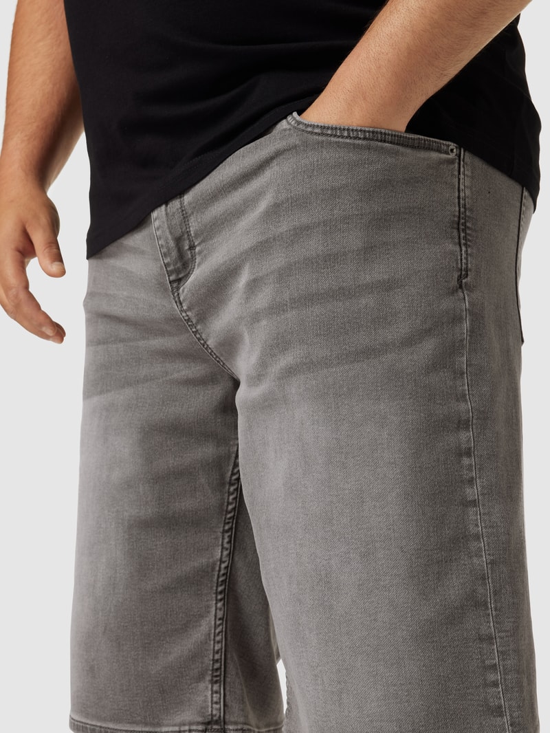 PLUS SIZE Straight Fit Jeansshorts im Used-Look in hellgrau