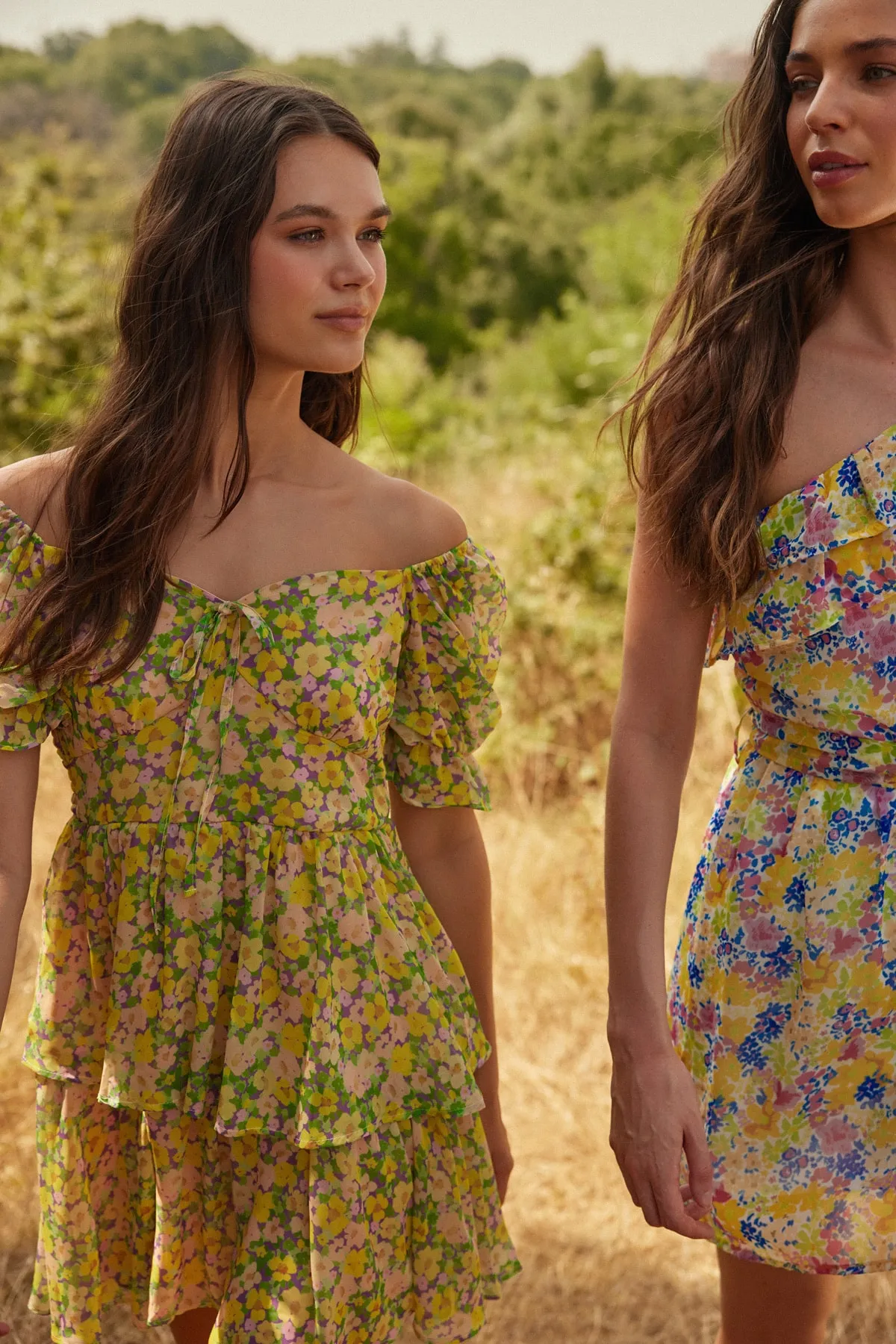 Trendyol Collection  Gelbes, gefüttertes, gewebtes Gimped-Minikleid TWOSS22EL2772