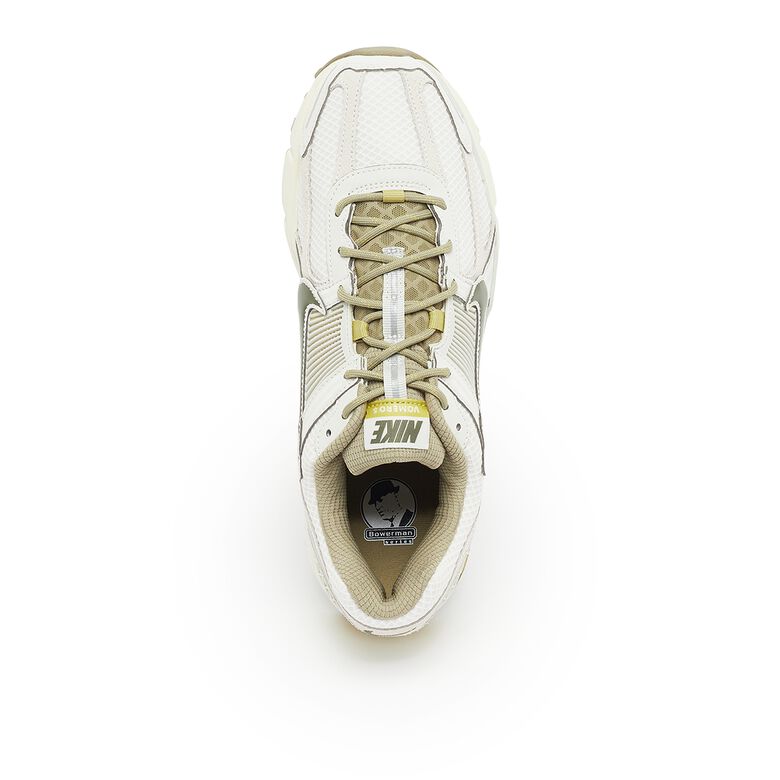 NIKE Zoom Vomero 5 