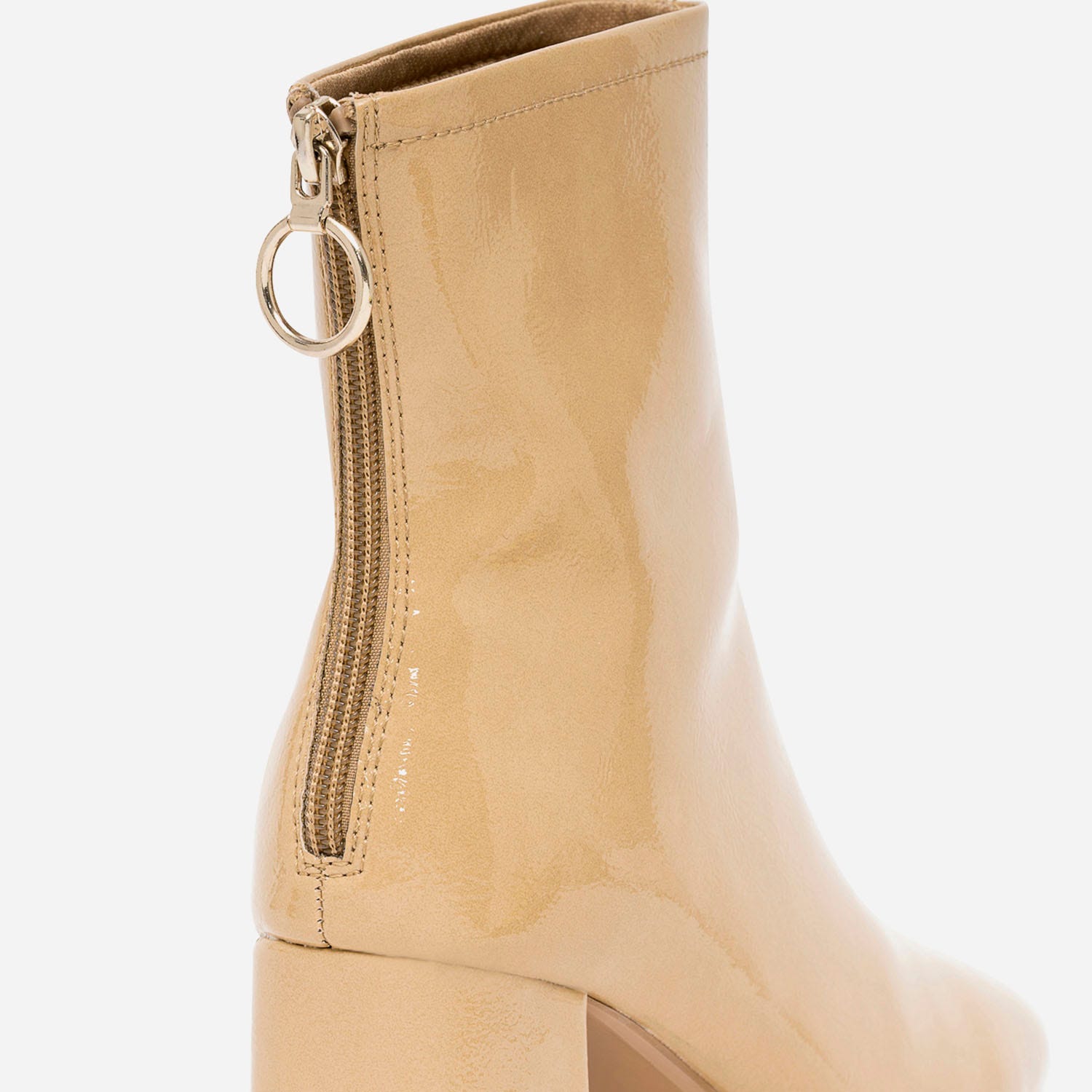 Boots camel verni à zip arrière