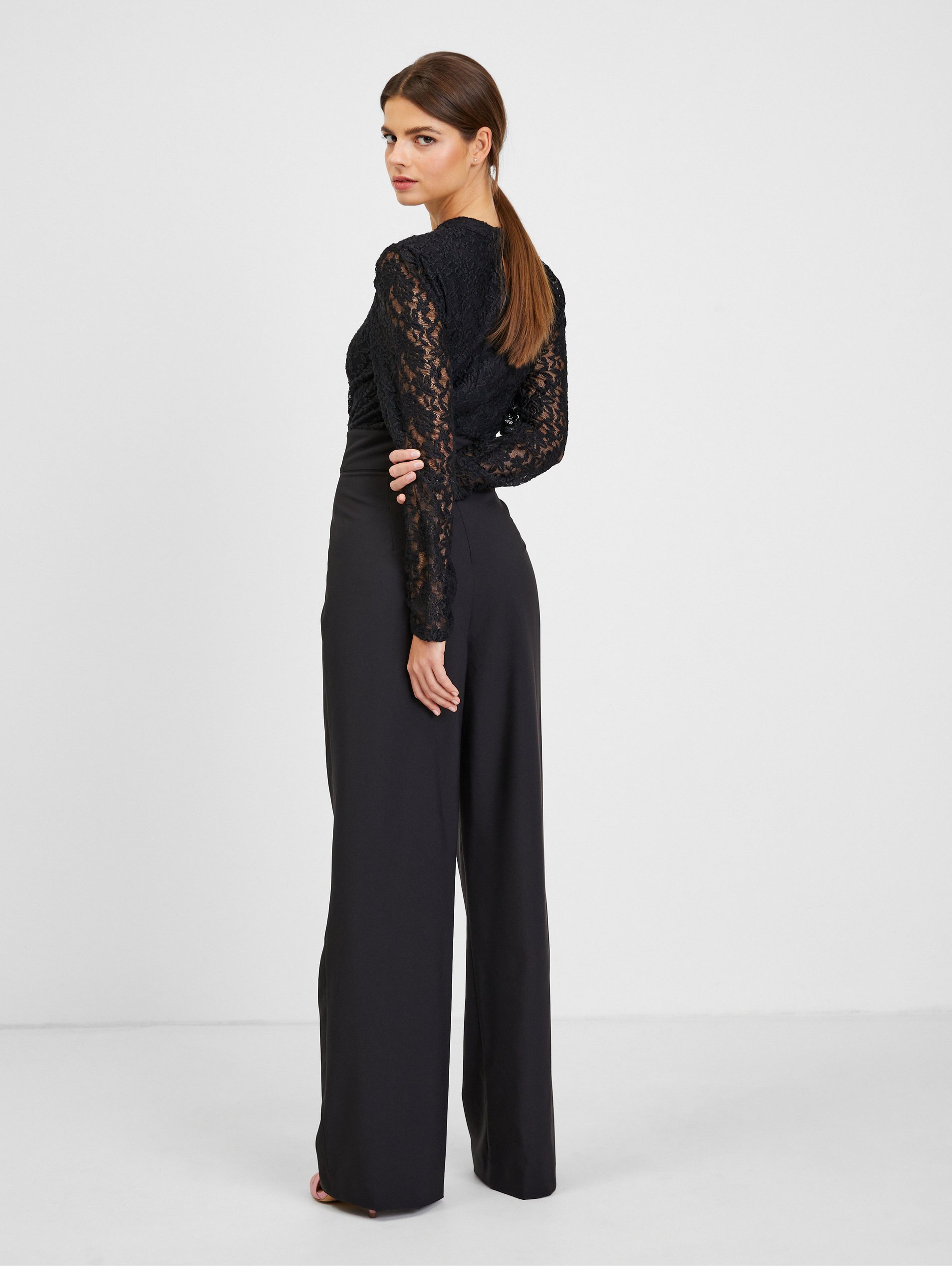 Schwarzer Damen-Jumpsuit mit Spitzendetail ORSAY