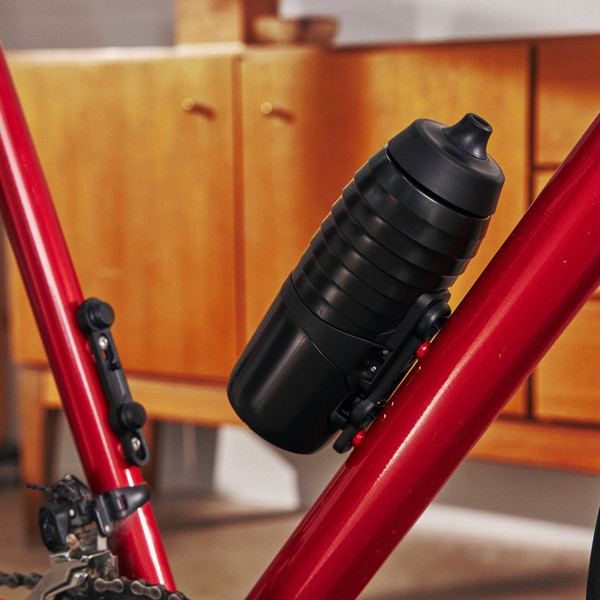 TWIST X KEEGO BOTTLE 600 + BIKE BASE - Fahrradzubehör