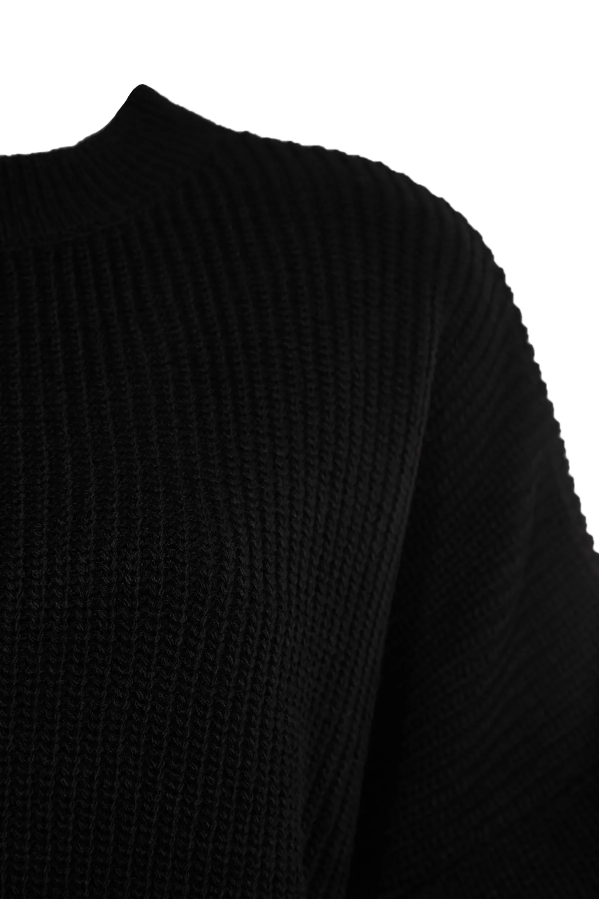 Trendyol Collection  Schwarzer Strickpullover mit Rundhalsausschnitt und weiter Passform TWOAW23KZ01448