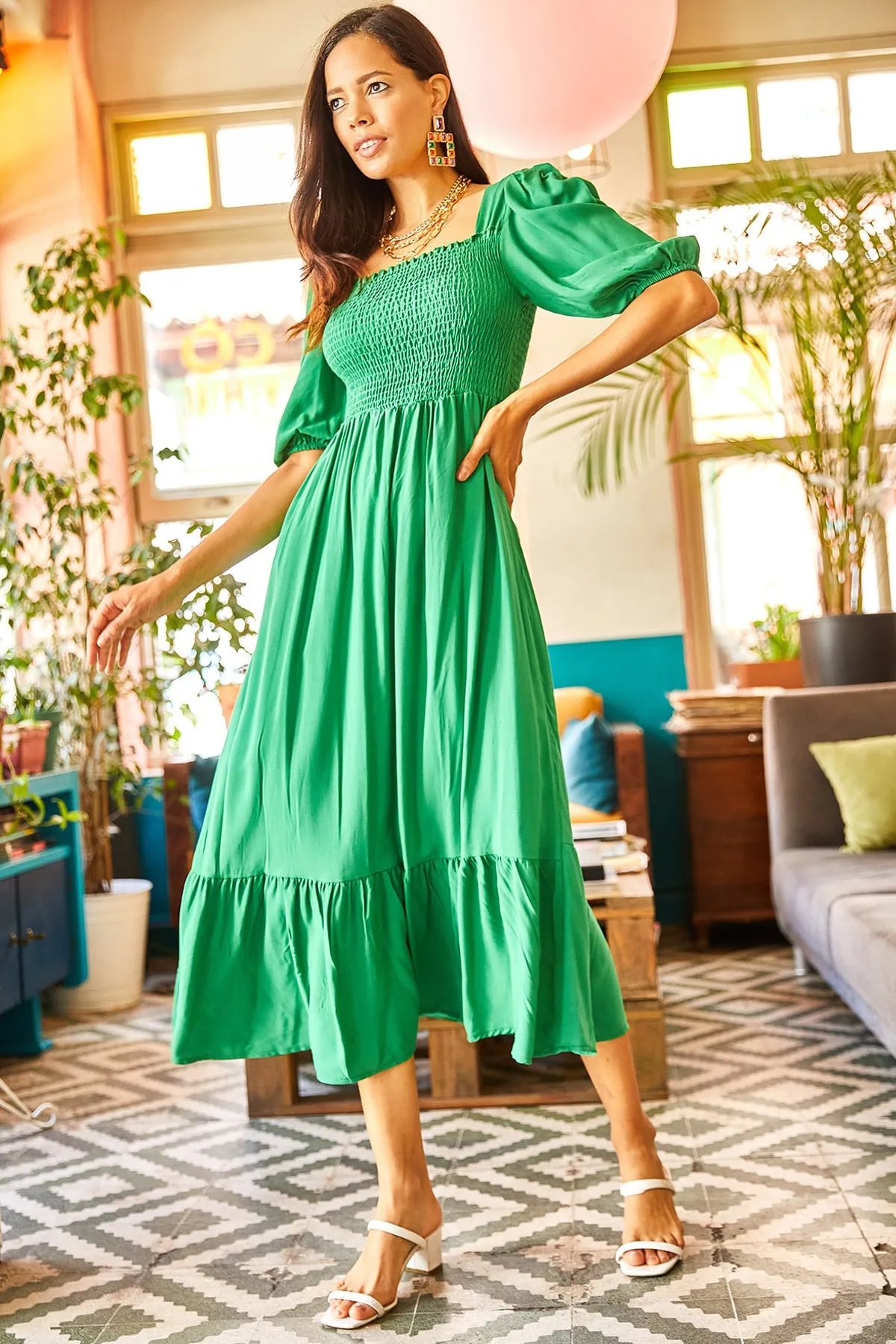 Olalook  Grasgrünes glitzerndes Bodrum-Kleid mit quadratischem Kragen für Damen ELB-19001557