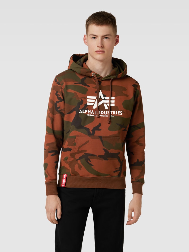 Hoodie mit Camouflage-Muster Modell 'BASIC' in dunkel orange