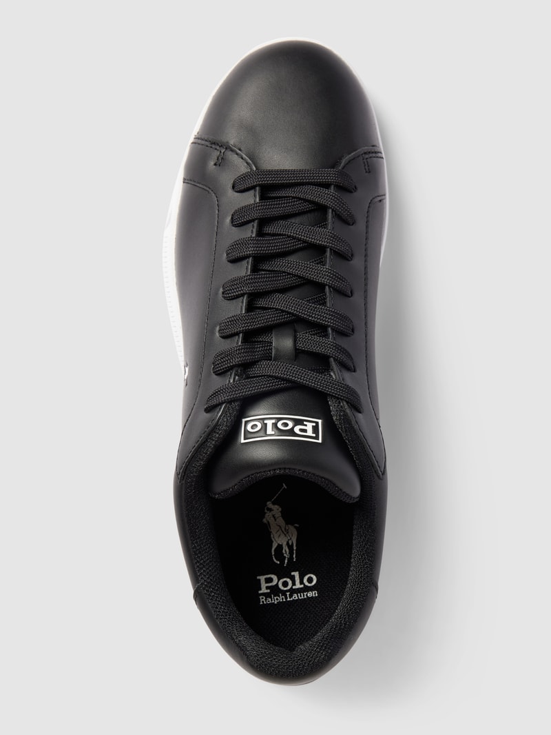 Sneaker mit Label-Detail in schwarz