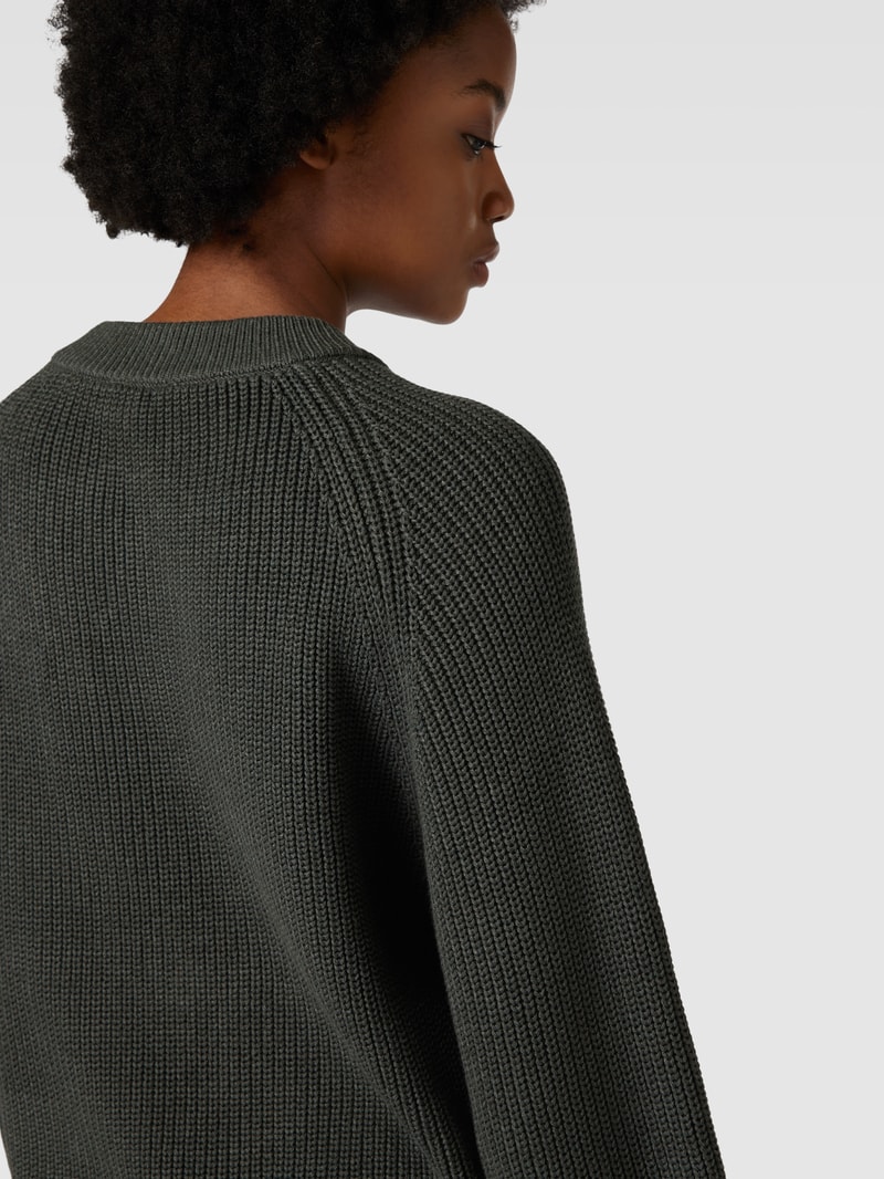 Strickpullover in unifarbenem Design mit Rundhalsausschnitt in khaki