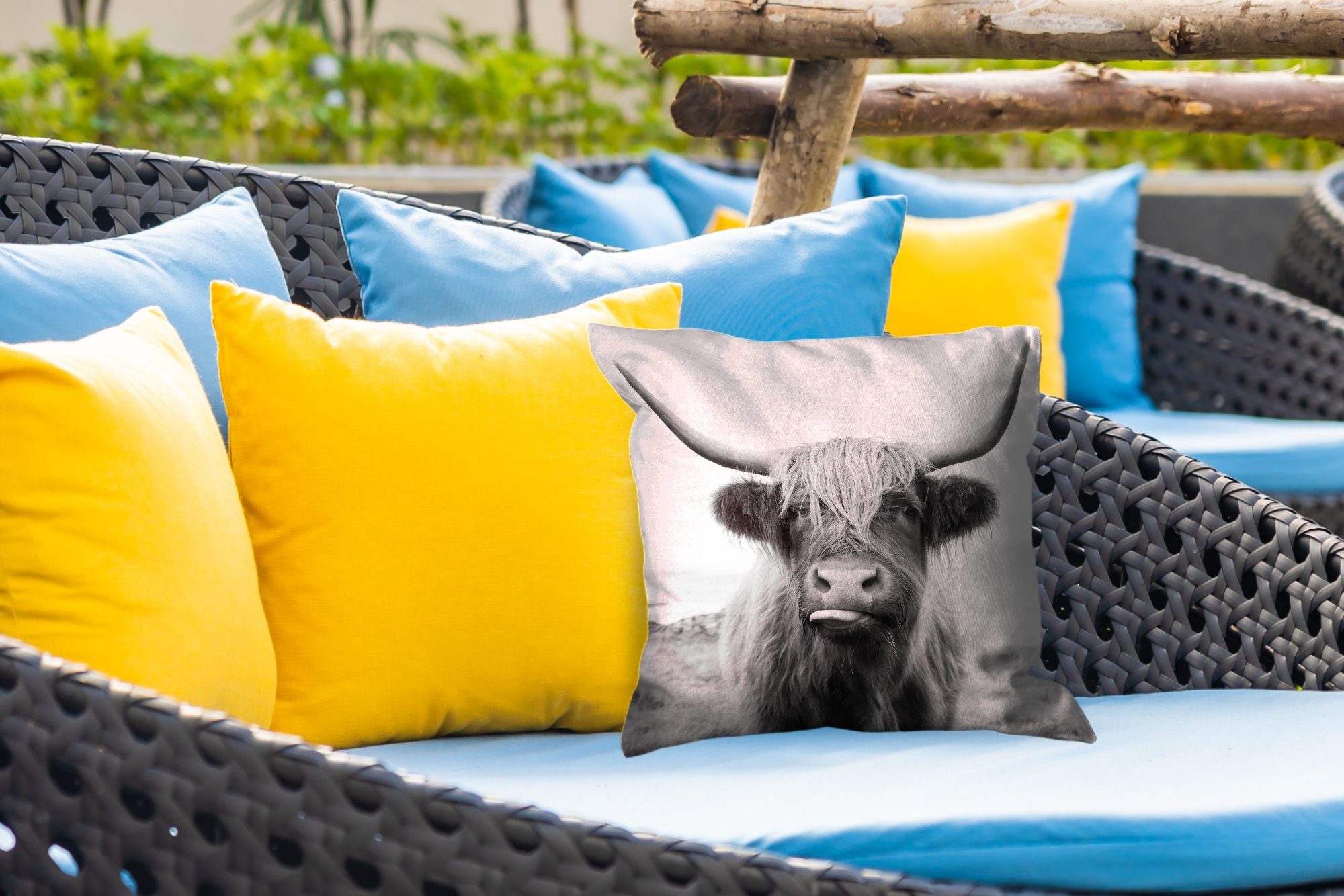 MuchoWow Dekokissen Tiere - Schottischer Highlander - Kuh - Schwarz - Weiß, Kissenbezüge, Kissenhülle, Dekokissen, Dekokissenbezug, Outdoor