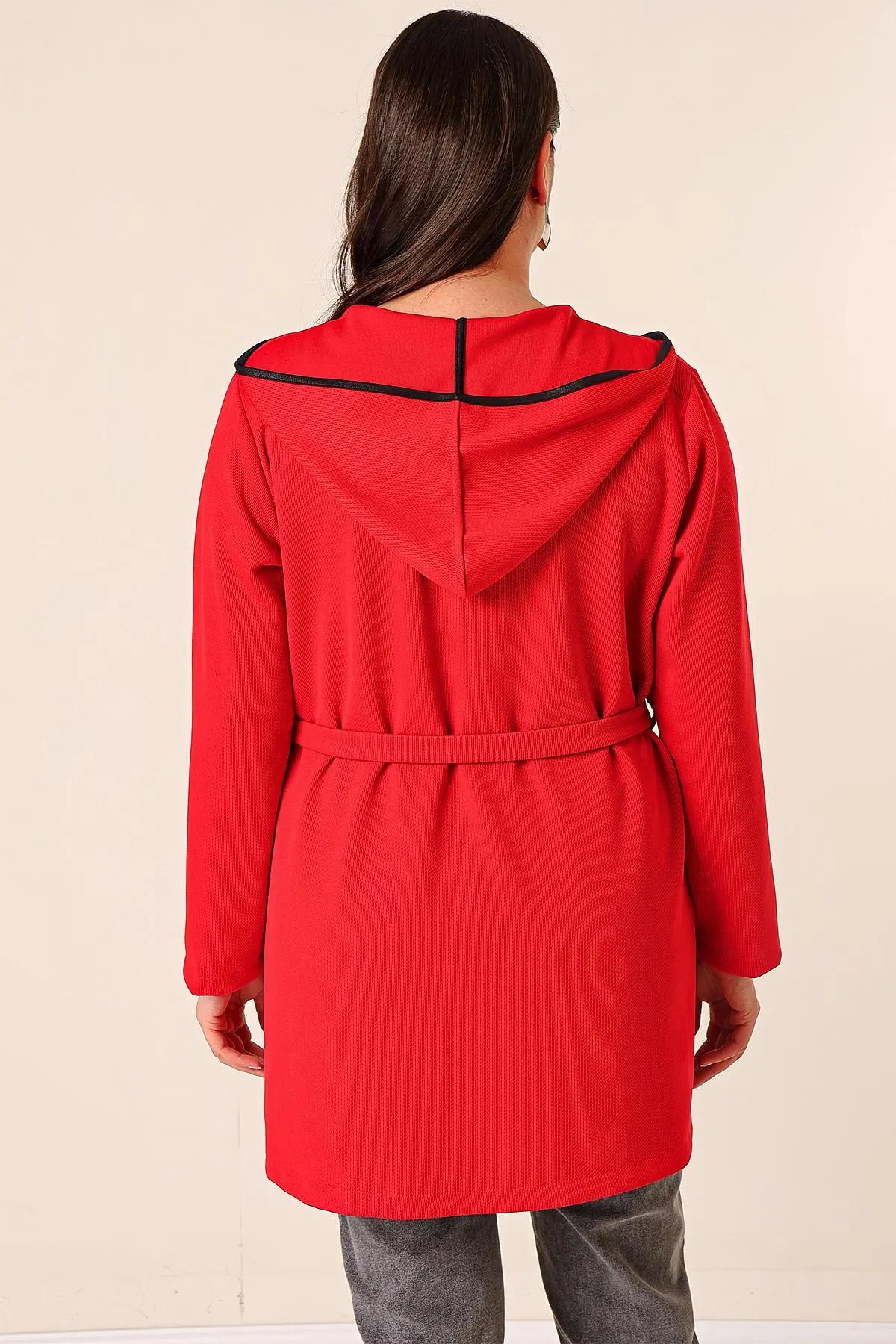 By Saygı  Ärmelloses Unterhemd, Kapuze, Taschentasche, Strickjacke mit Gürtel und Blumenmuster, großes 2-teiliges Set