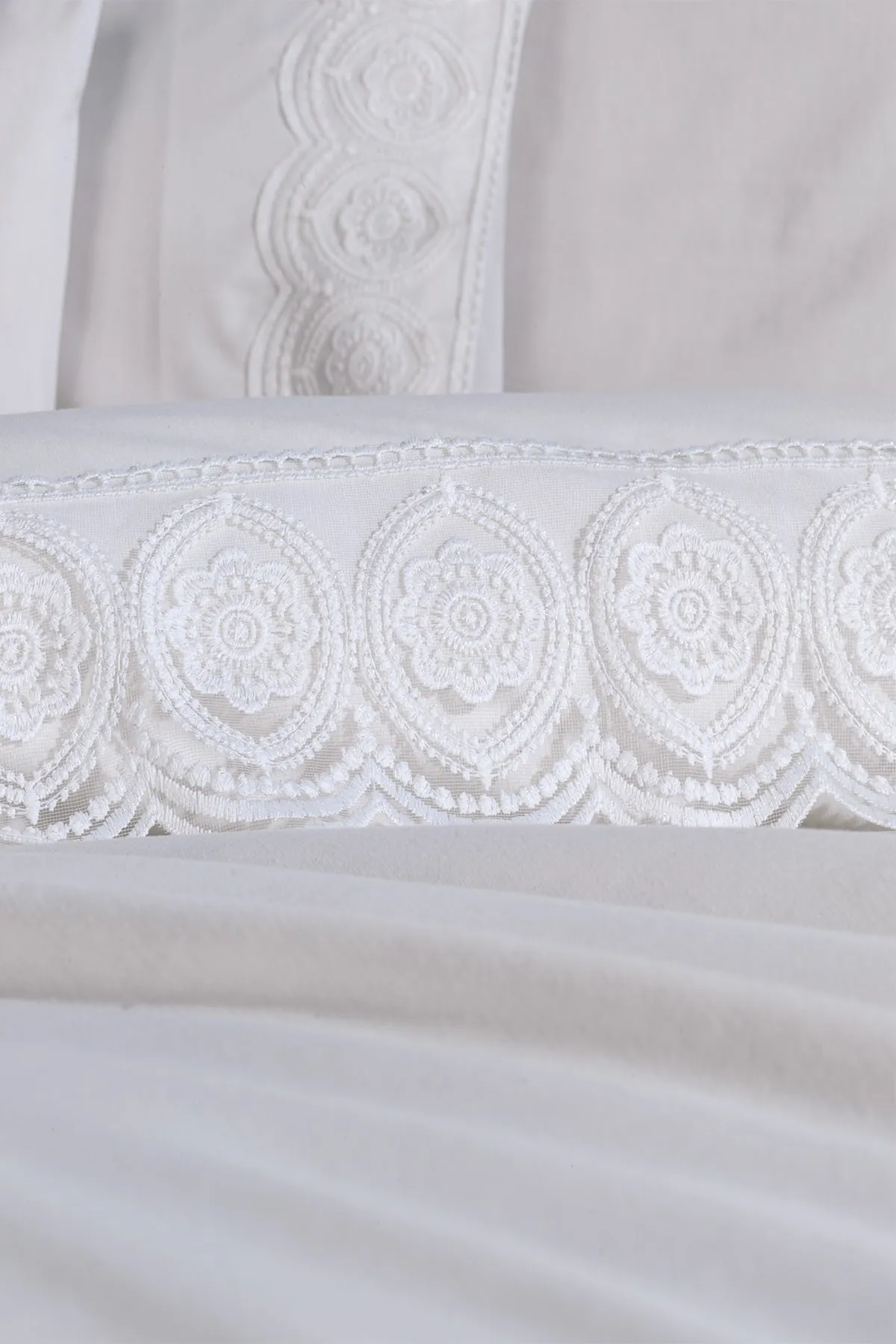 Çeyiz Diyarı  Ceylin Mitgift-Bettbezug-Set aus französischer Spitze, cremefarben