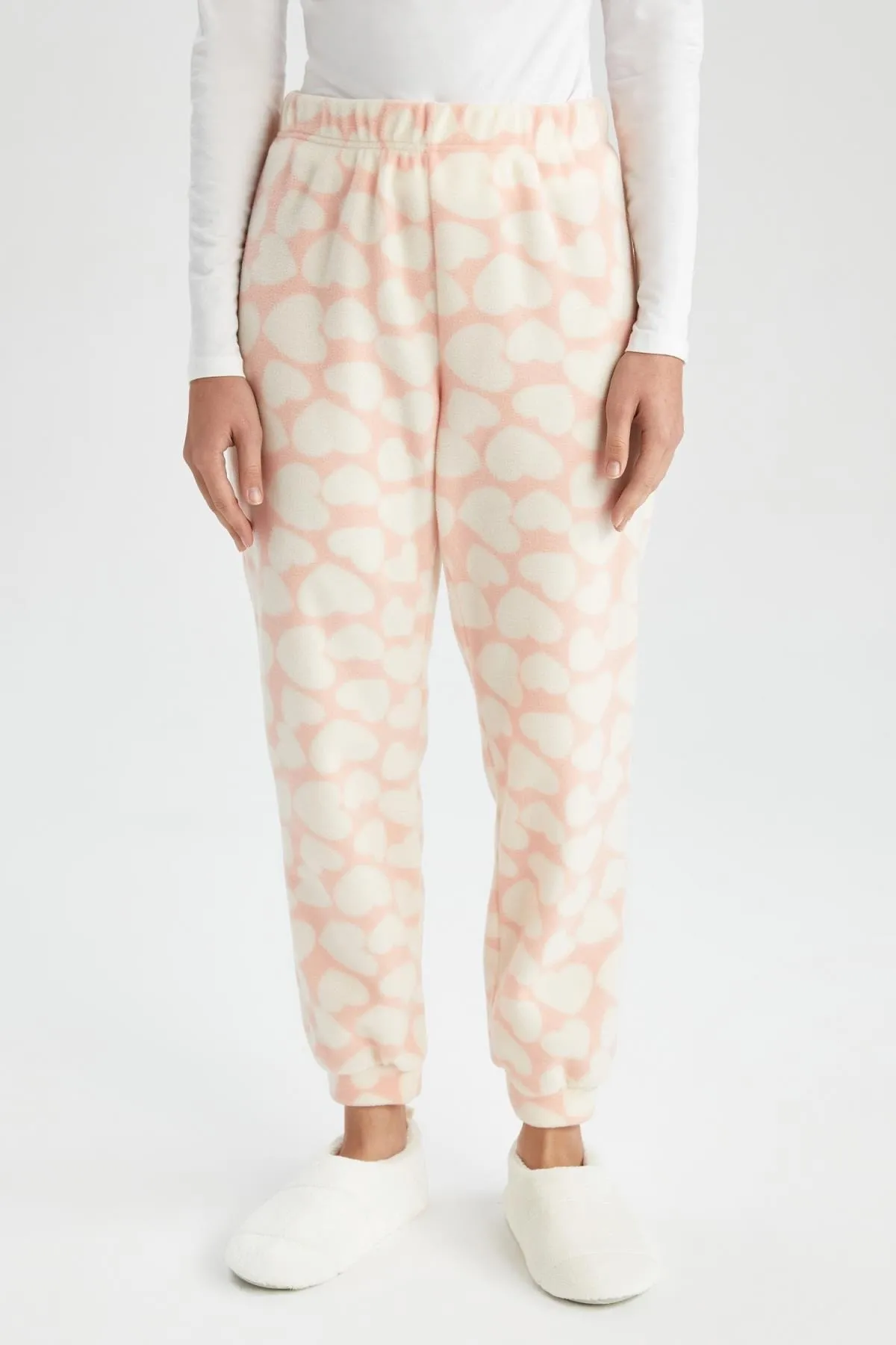 DeFacto  Fall In Love Polar-Pyjamahose mit normaler Passform und Herzmuster