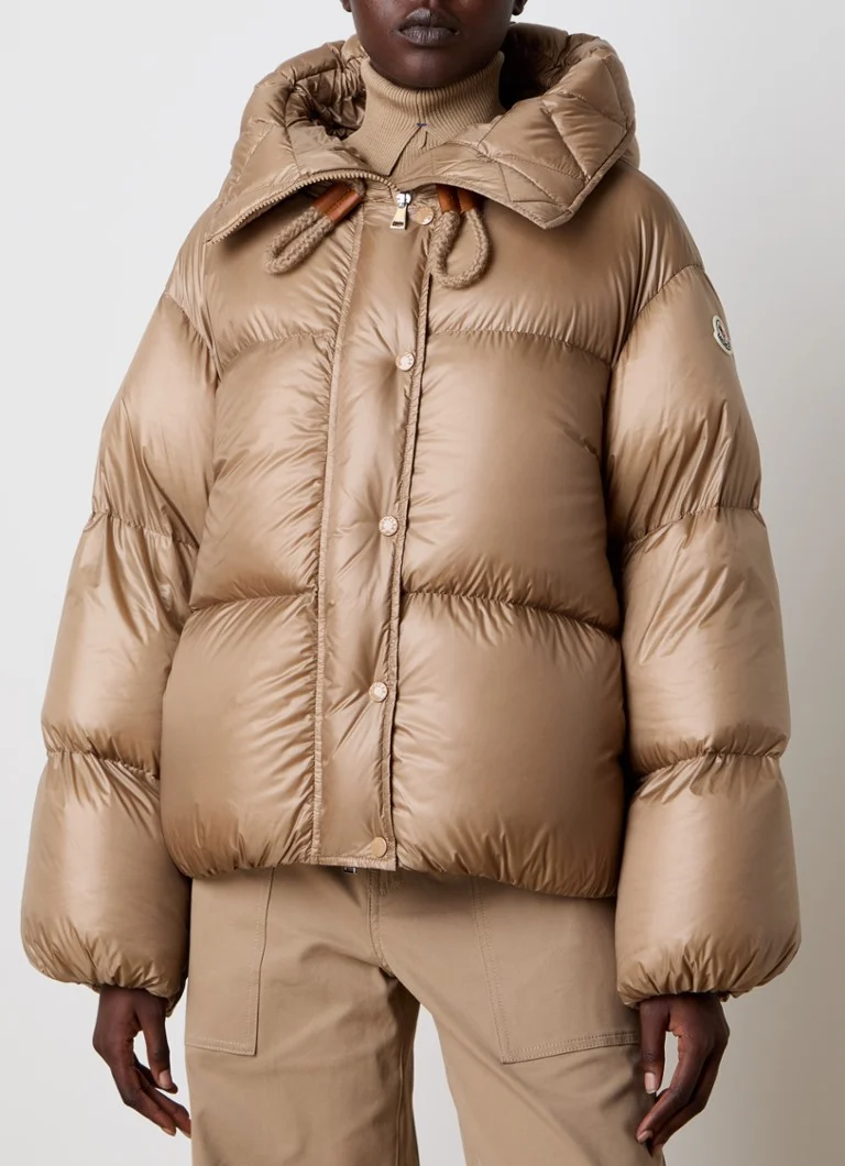 Moncler Borey liela izmēra pūkaina jaka ar dūnu pildījumu