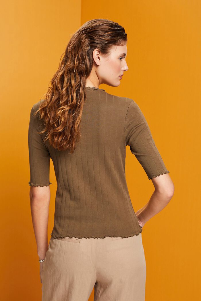 Geripptes T-Shirt