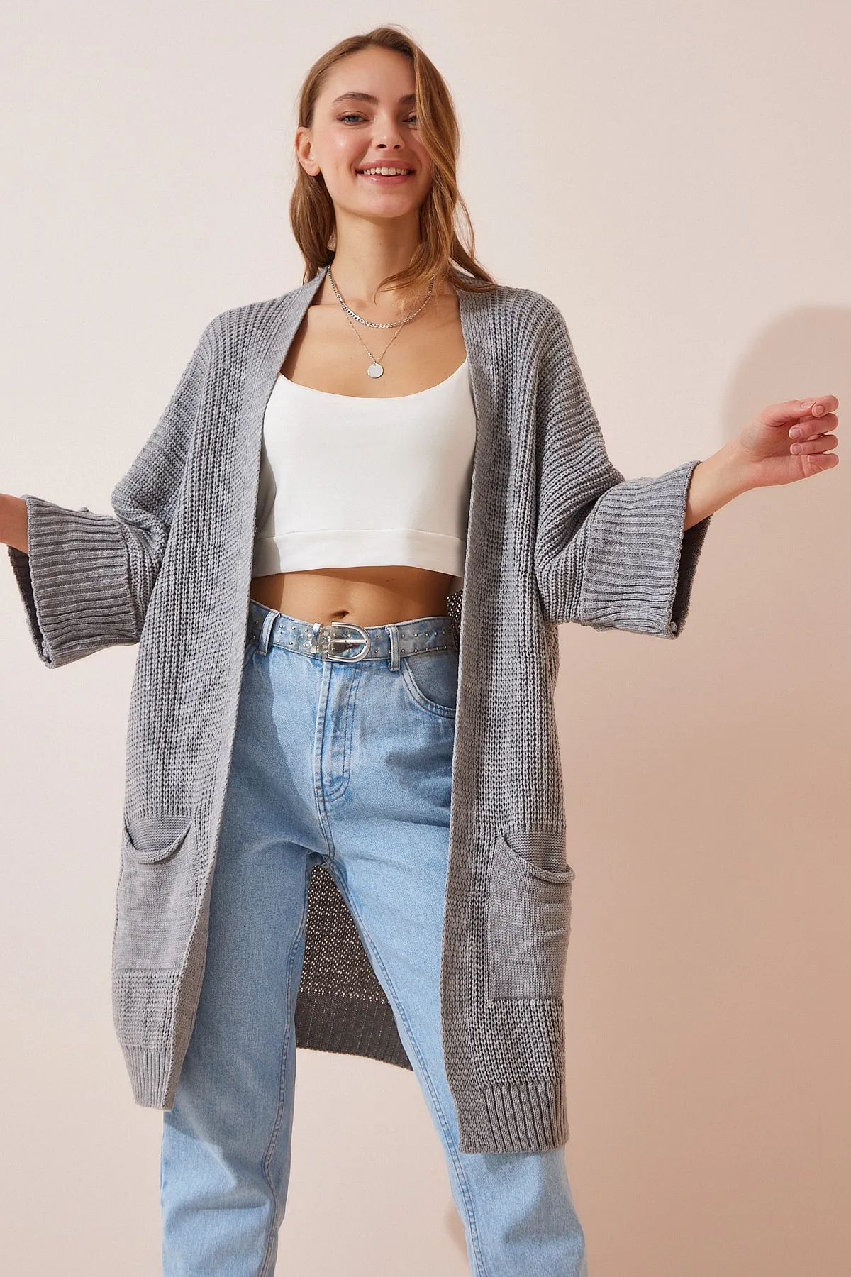 Happiness İstanbul  Graue Oversize-Strickjacke mit langen Taschen für Damen AS00003