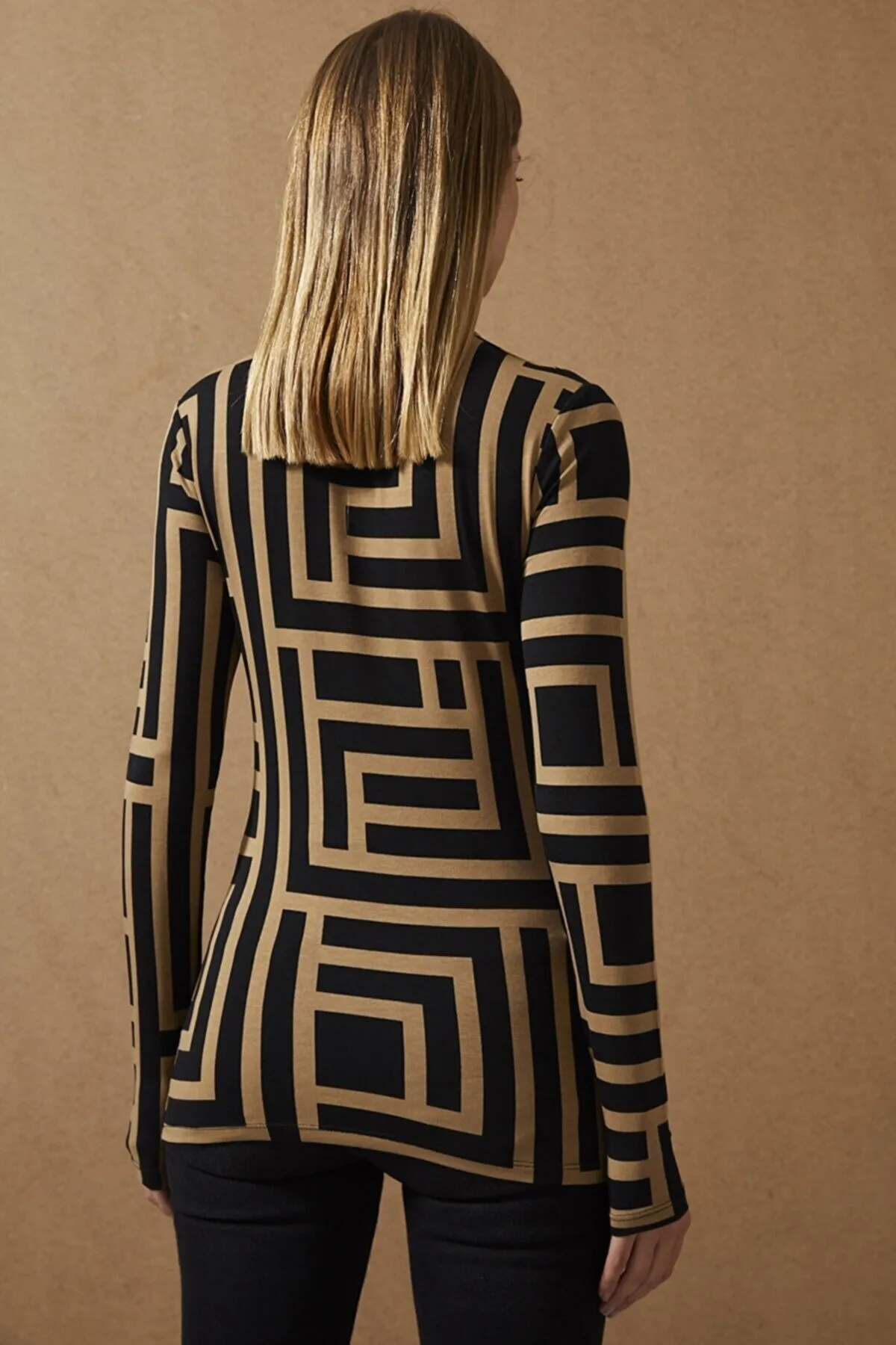 Cool & Sexy  Kamelschwarze Damenbluse mit halbem Fischermuster LPP1147