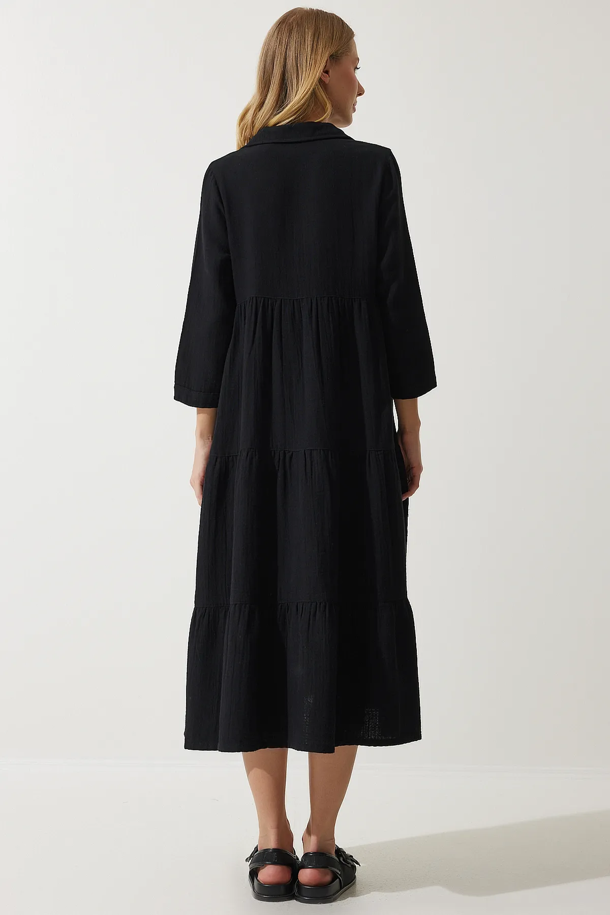 Happiness İstanbul  Schwarzes, ausgestelltes Hemdkleid aus Musselin für Damen SA00024