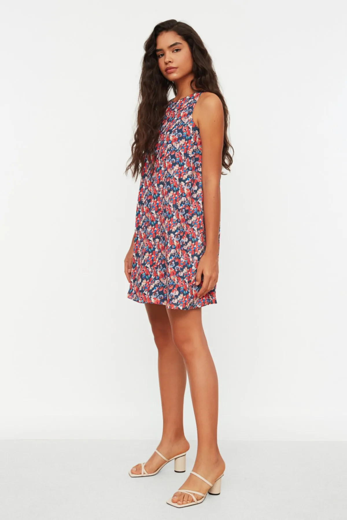 Trendyol Collection  Lila gemustertes, weit geschnittenes Webkleid TWOSS19BB0215