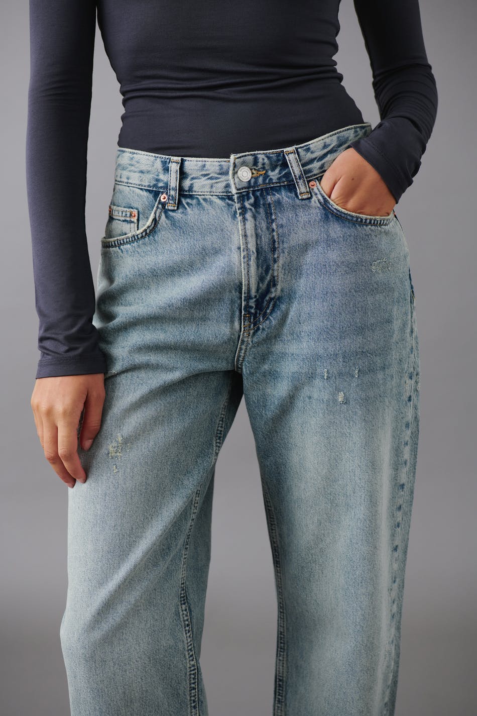 Baggy distressed jeans
