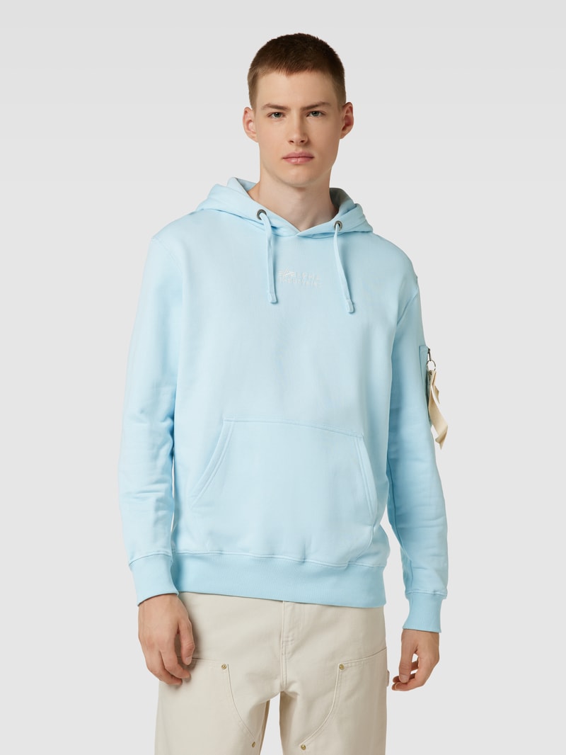 Hoodie mit Känguru-Tasche in hellblau