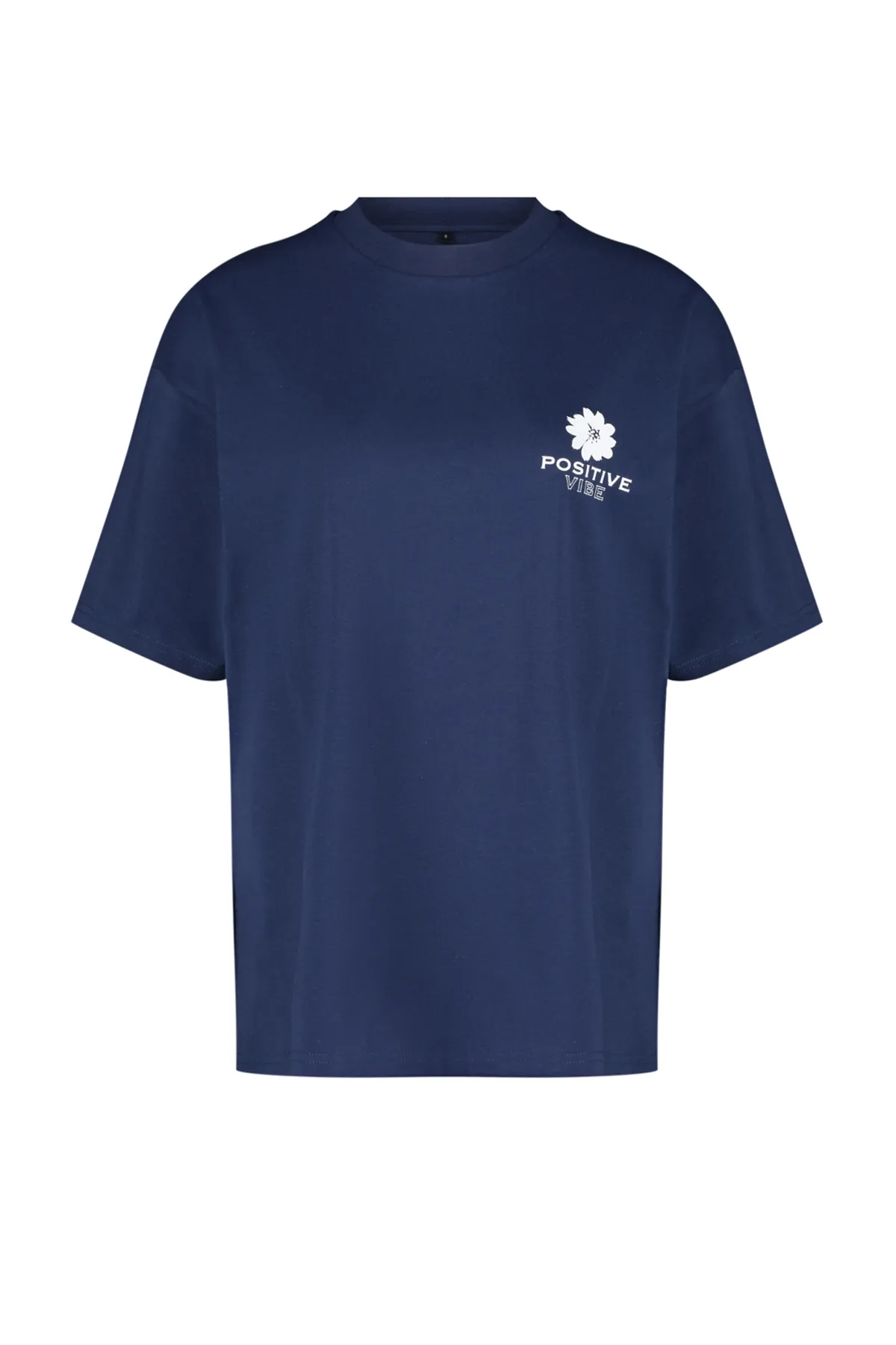 Trendyol Collection  Marineblaues Strick-T-Shirt mit Rundhalsausschnitt aus 100 % Baumwolle mit Rückendruck, übergroße/weite Passform, TWOSS23TS00321