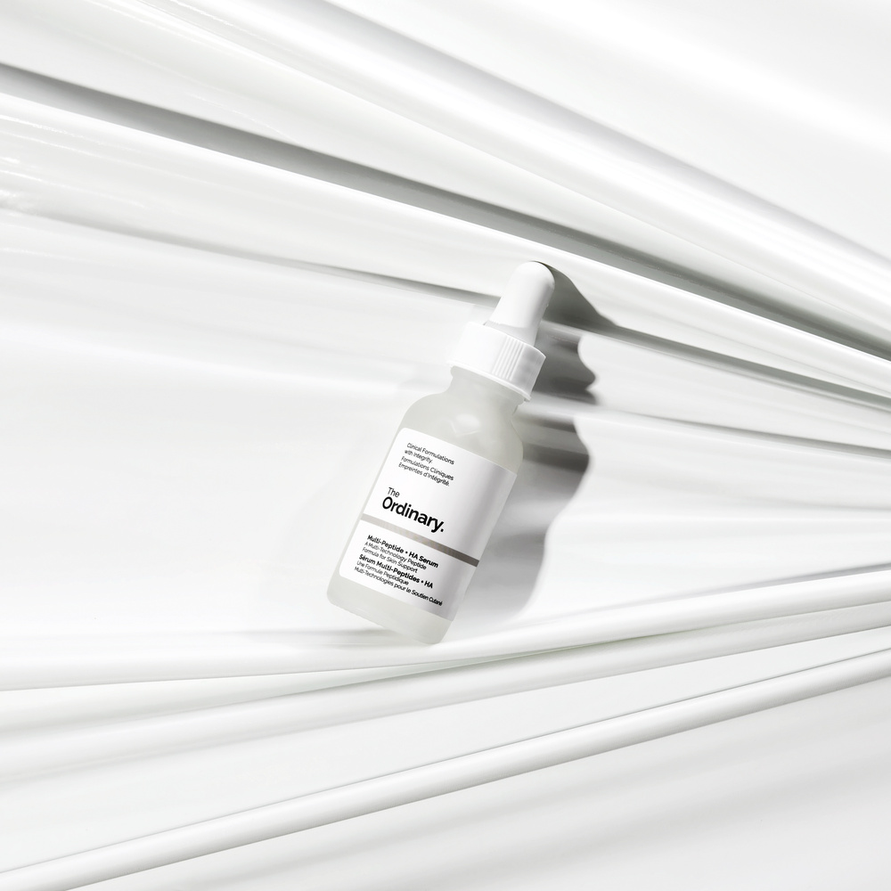 The Ordinary Sérum Multi-Peptides + HA Un sérum peptidique anti-âge multi-action.