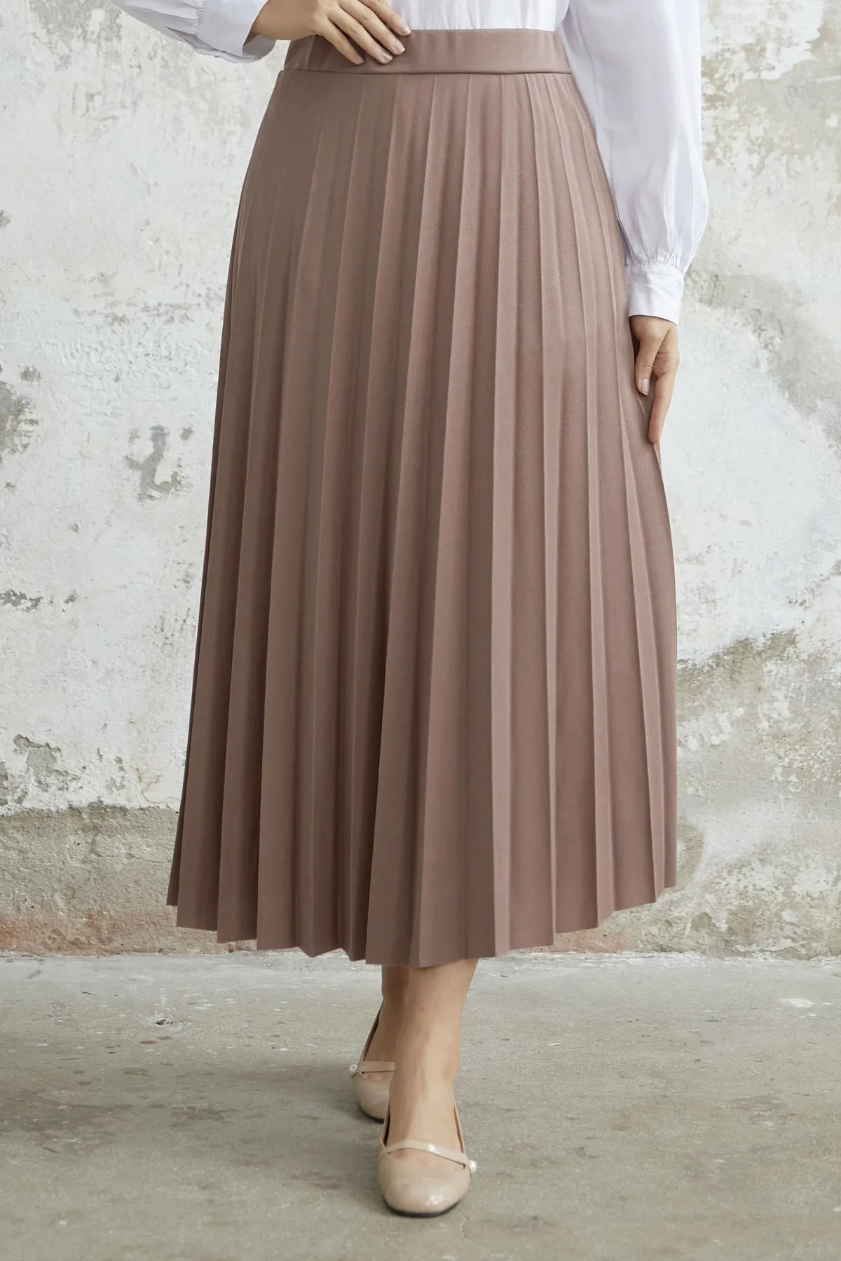InStyle  Luisa Taillen-elastischer Faltenrock – Milchbraun