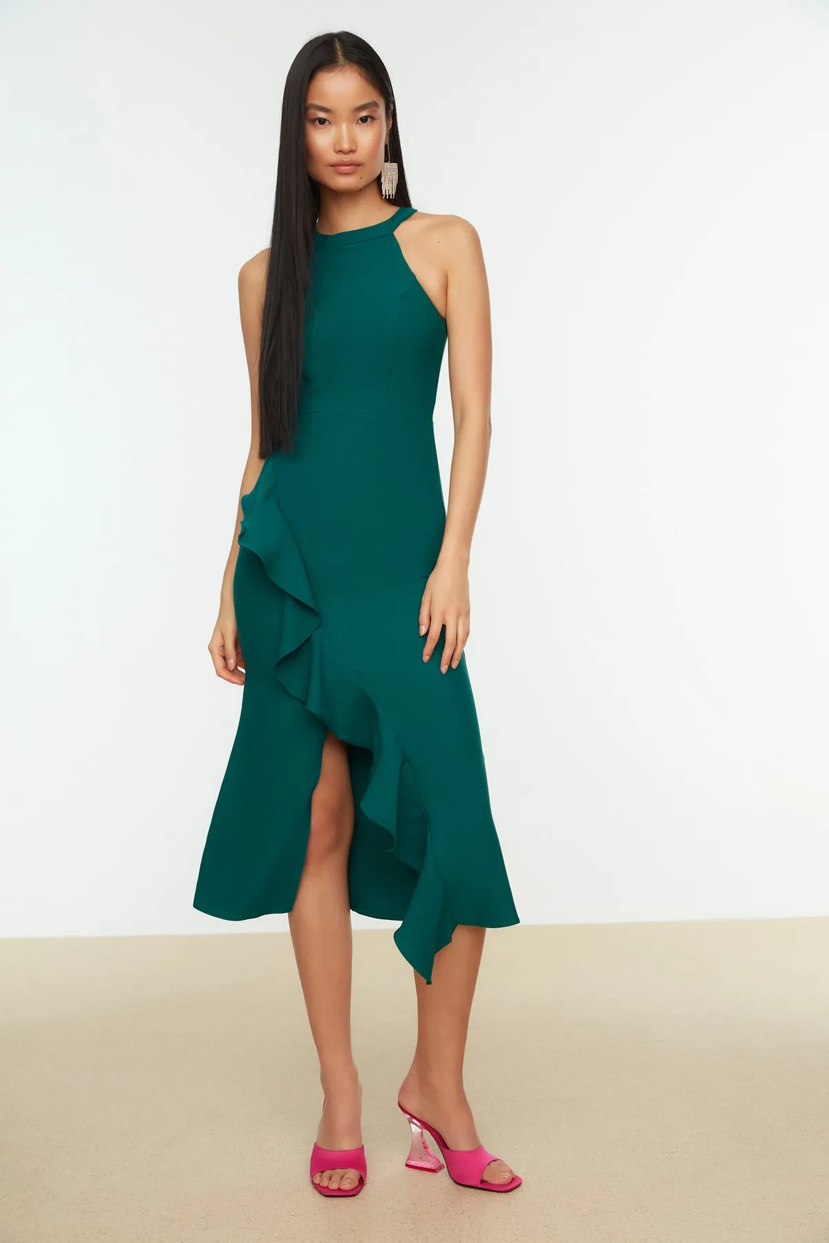 Trendyol Collection  Grünes Abendkleid mit Rüschendetail TPRAW19BB0144