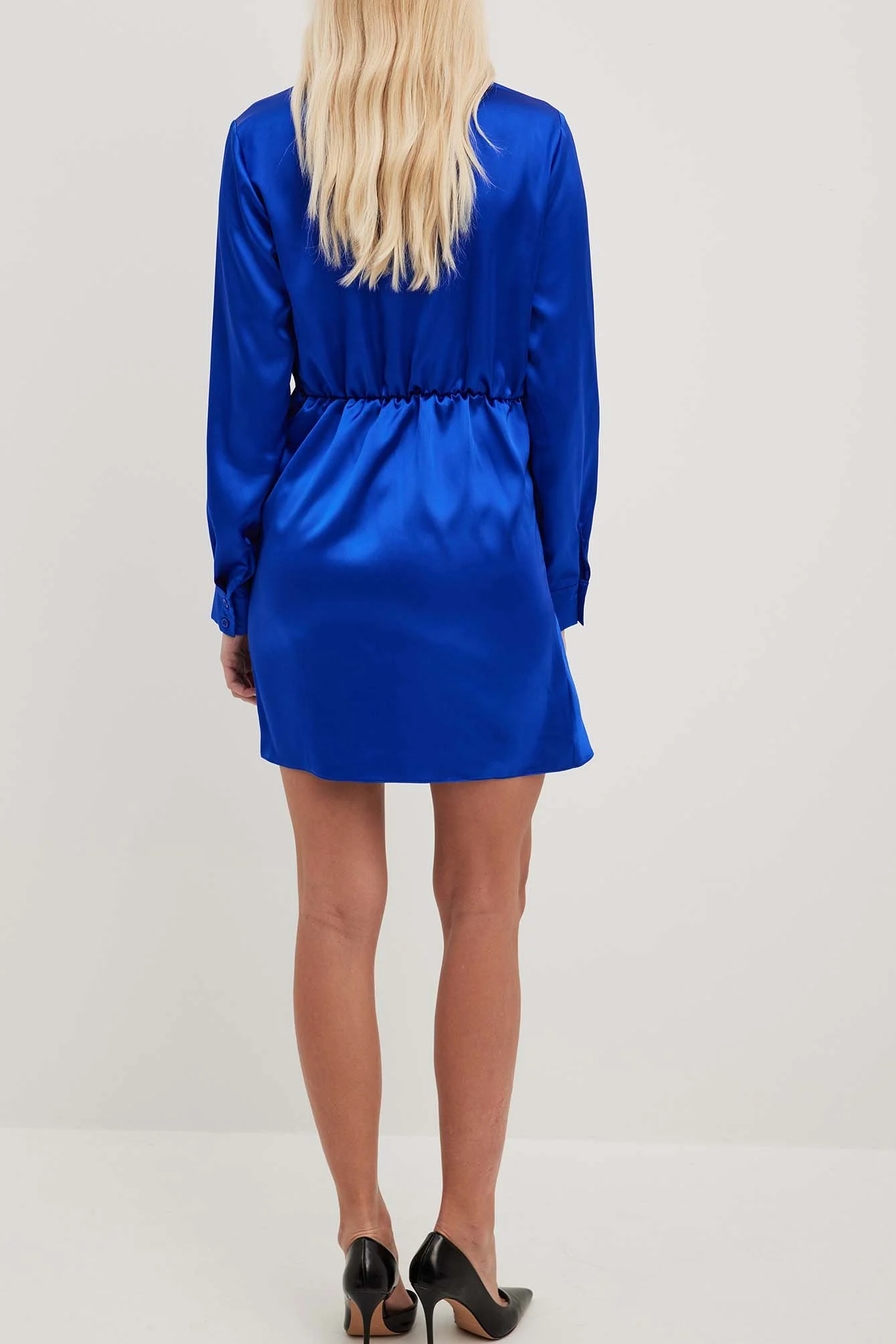 Hemdblusenkleid mit verdrehter Front